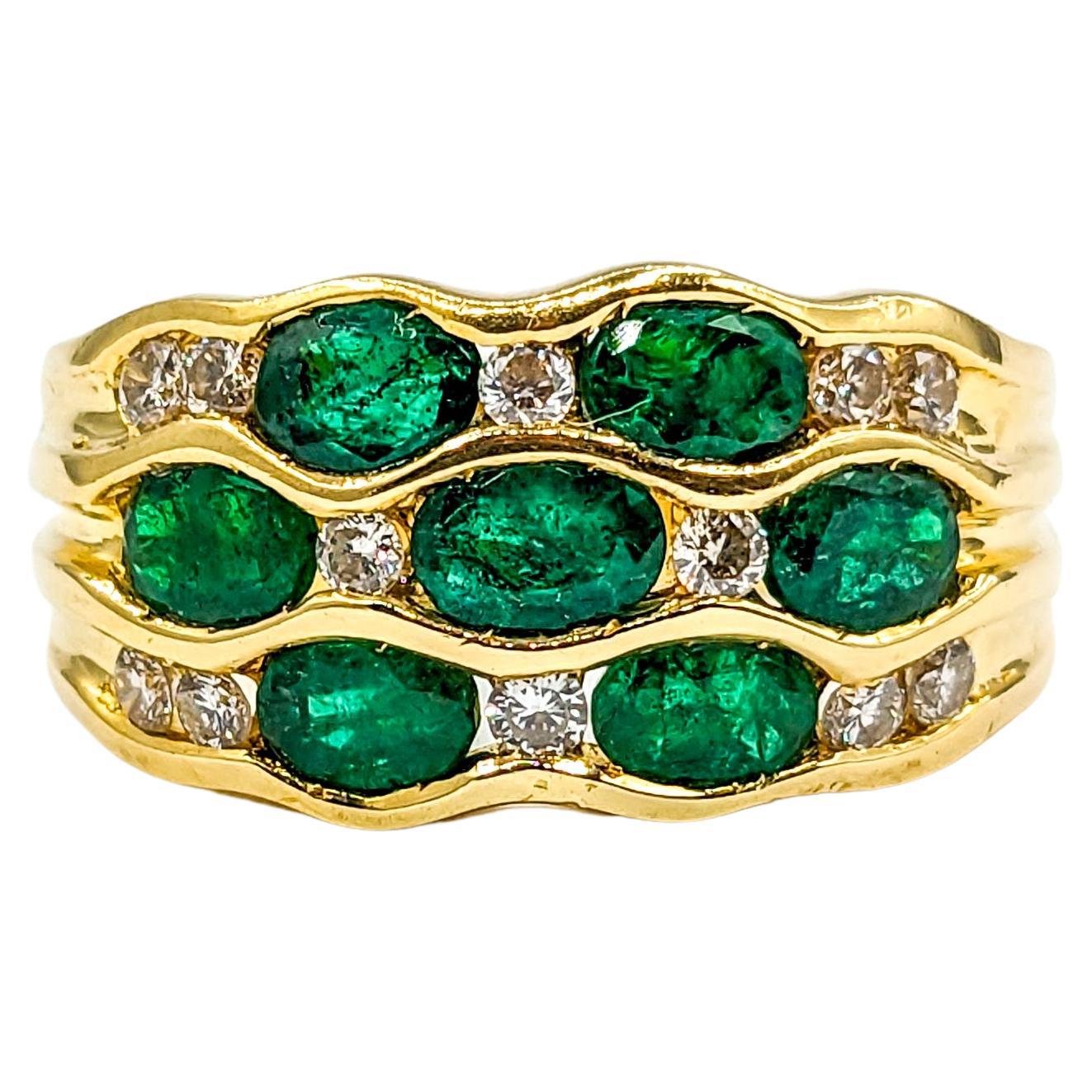 Vibrant Emerald & Diamond Band Ring in 18k Gold