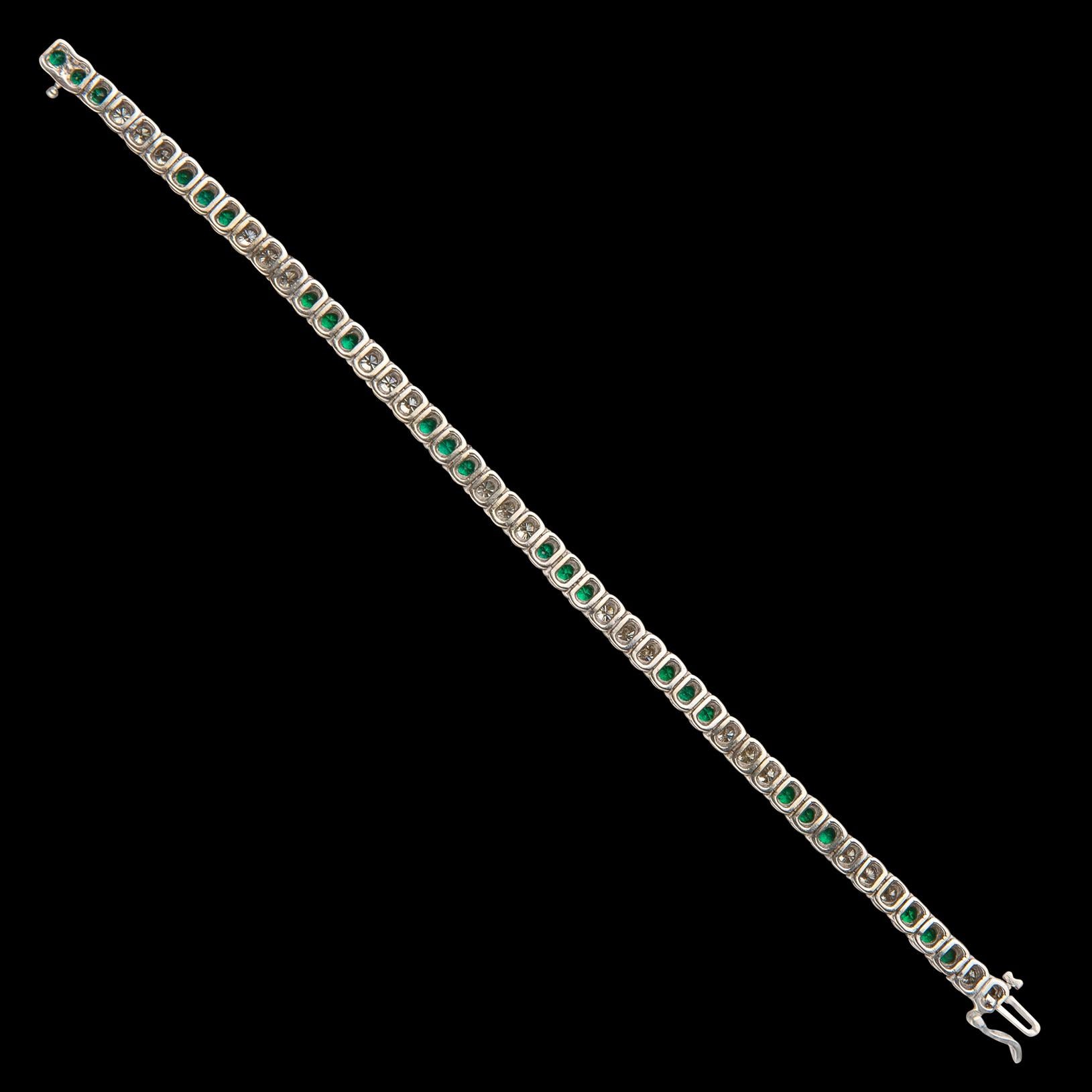 Vibrant Emerald & Diamond Line Bracelet In Excellent Condition For Sale In San Francisco, CA