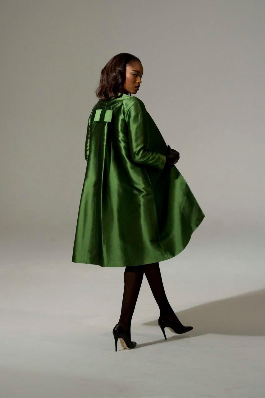  Vibrant Emerald Silk Opera Coat with Pleat Back and Charming Bow  3