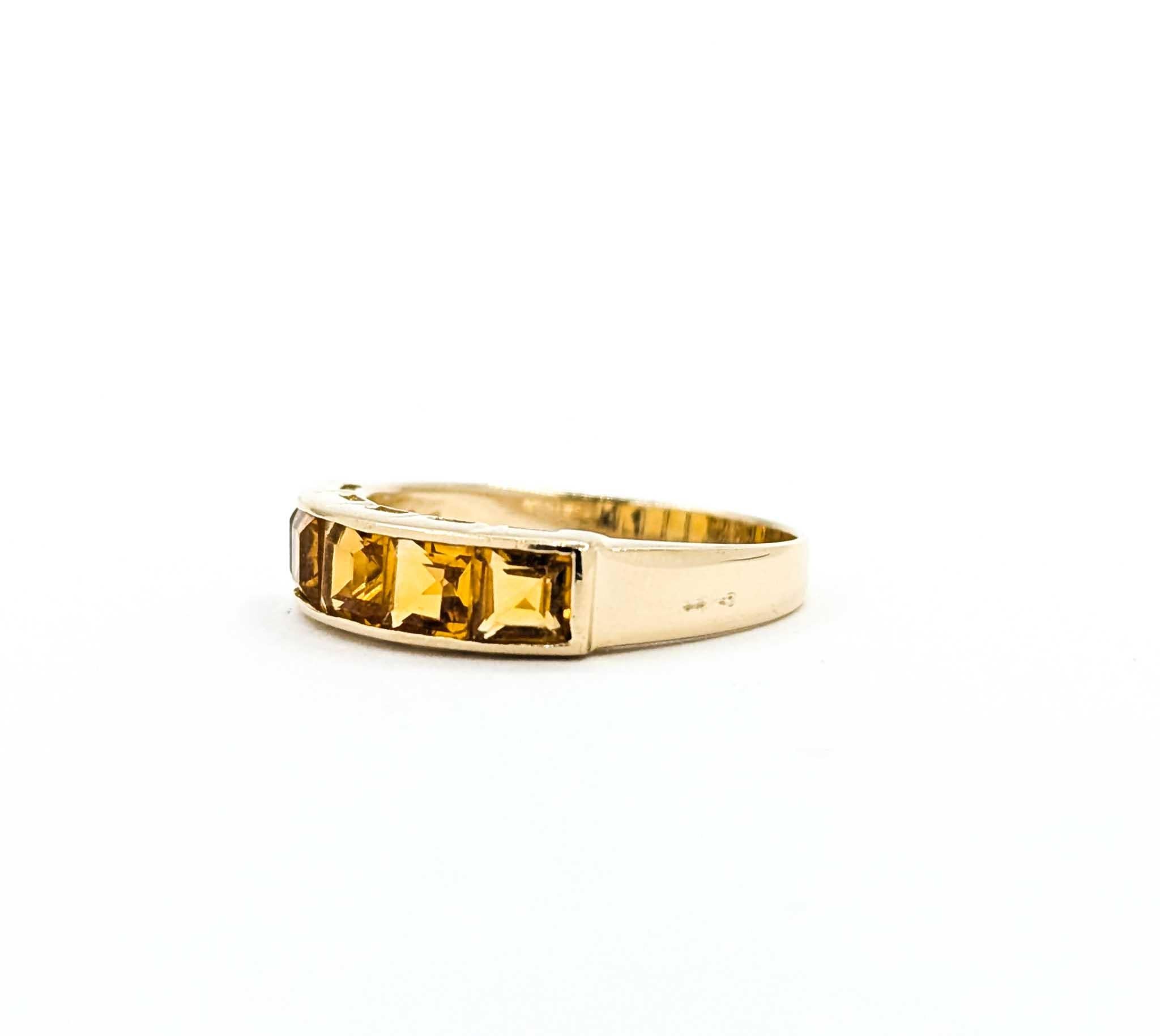 Retro Vibrant Five-Stone Citrine Ring in 14k Yellow Gold For Sale