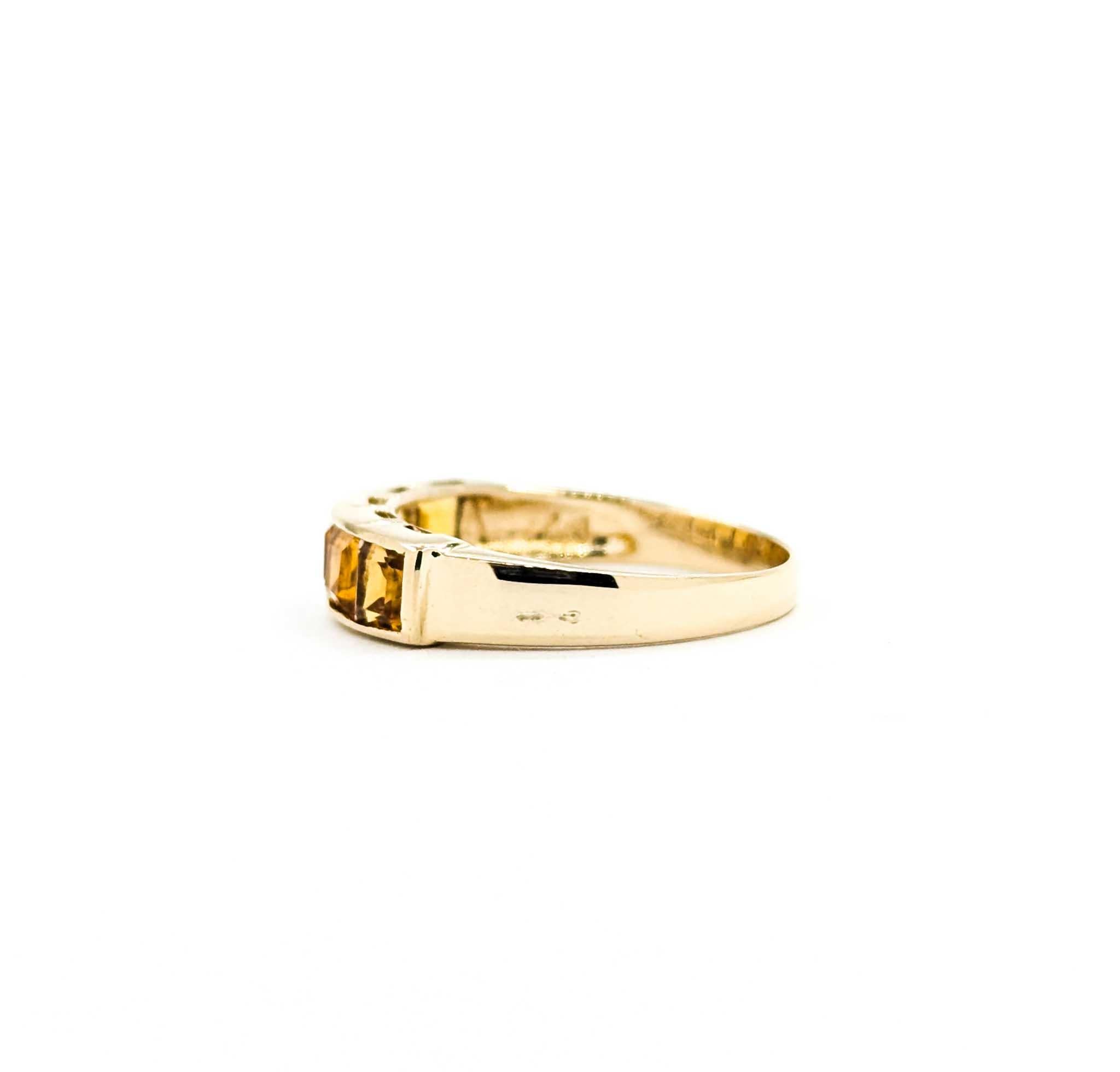 Vibrant Five-Stone Citrine Ring in 14k Yellow Gold For Sale 2