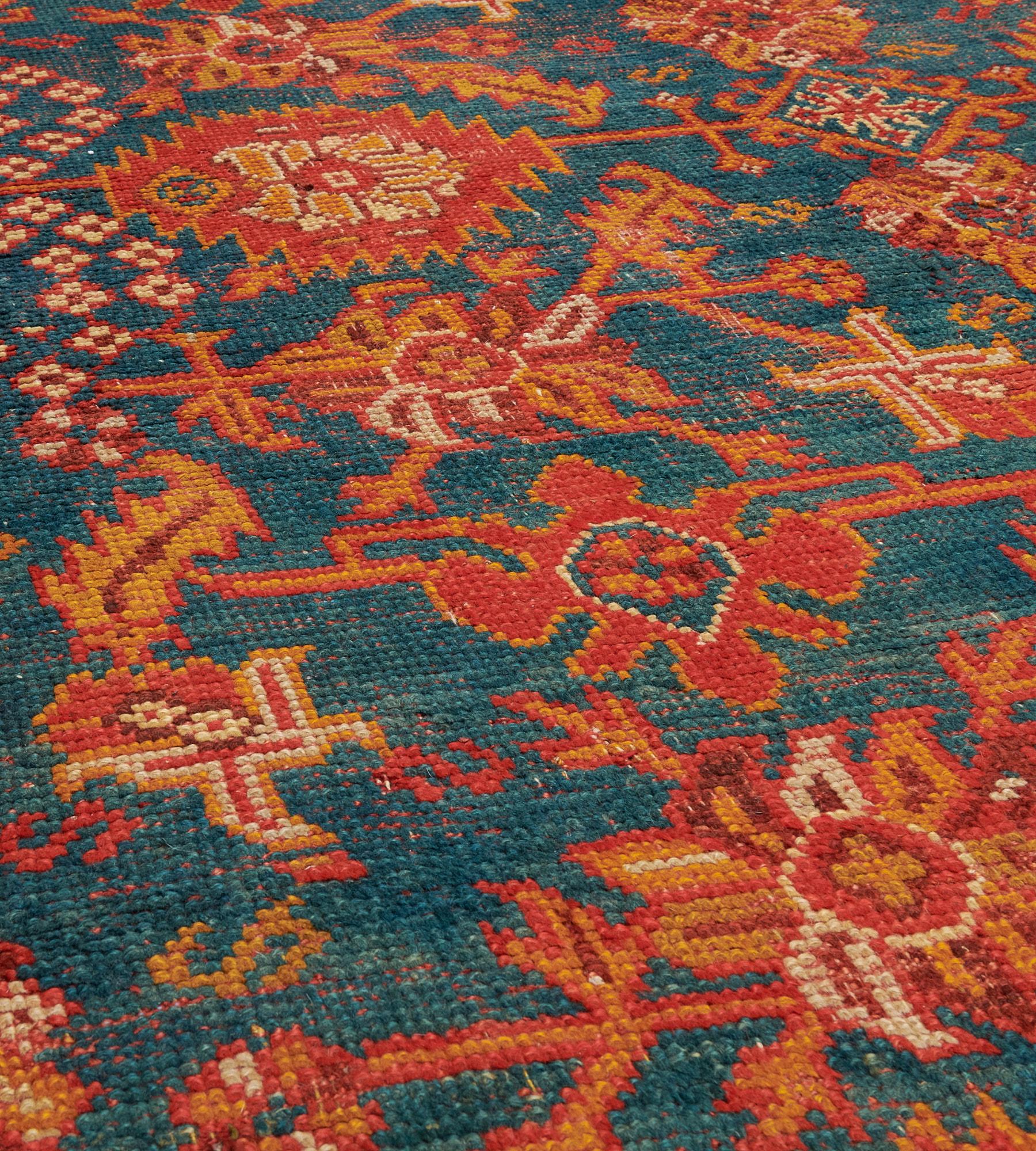 Vibrierende florale Traditionelle handgewebte Wolle Türkischer Oushak (Handgewebt) im Angebot