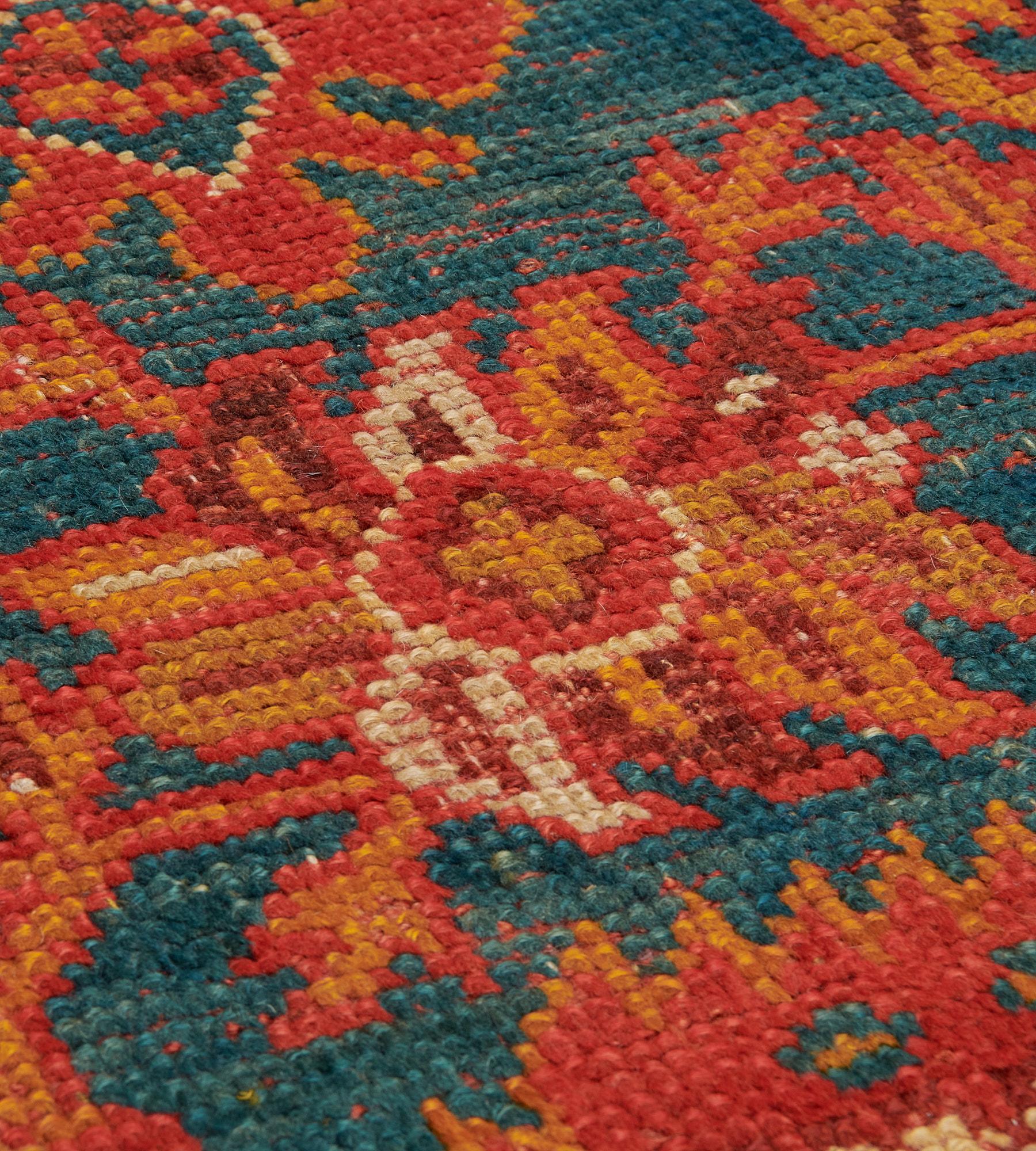 Vibrierende florale Traditionelle handgewebte Wolle Türkischer Oushak im Zustand „Gut“ im Angebot in West Hollywood, CA