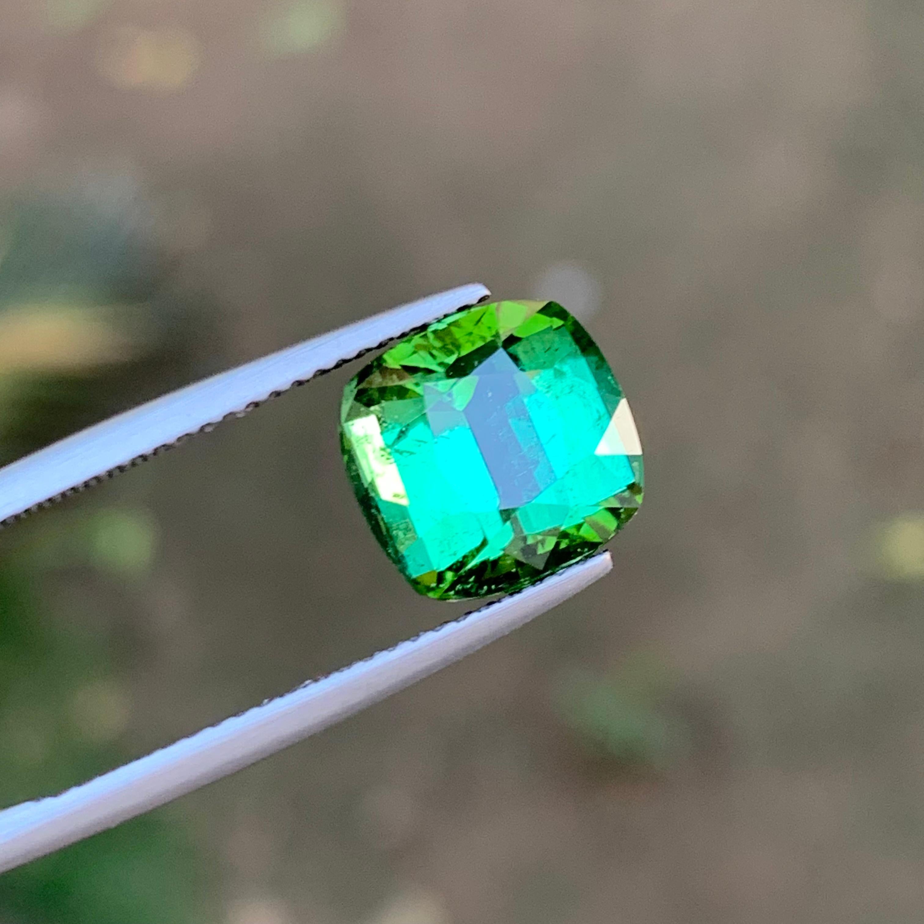 Pierre précieuse tourmaline naturelle de 5,45 carats, taille coussin, vert vif et brun bleuté  Bague en vente 6