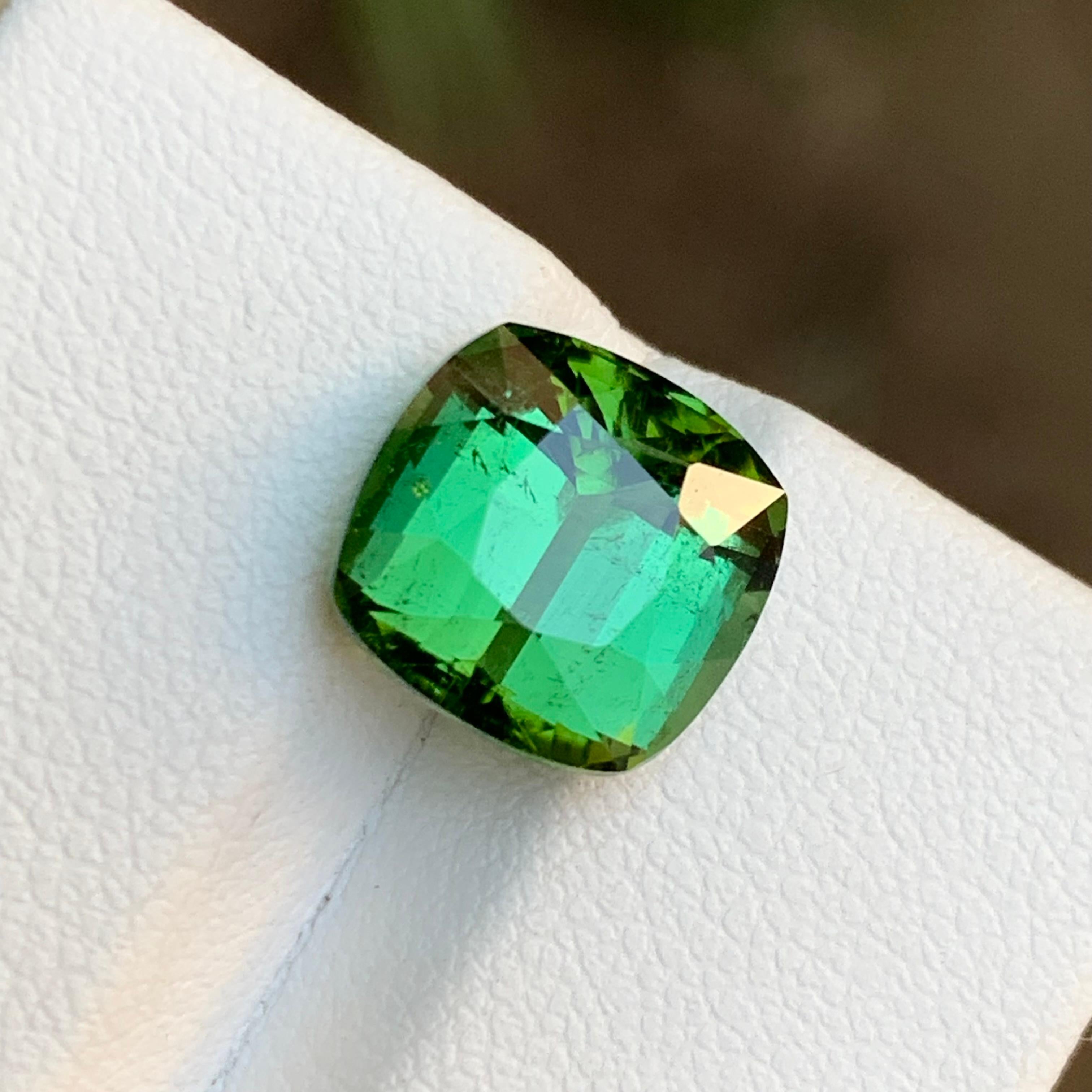 Pierre précieuse tourmaline naturelle de 5,45 carats, taille coussin, vert vif et brun bleuté  Bague en vente 3
