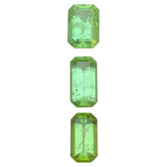 Leuchtend grüner natürlicher Peridot, 4,84 Karat, Smaragdschliff, lose Edelsteine, Paket