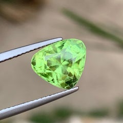 Vibrant Green Natural Peridot 5.11 Carat Pear Cut Loose Gemstone for Pendant