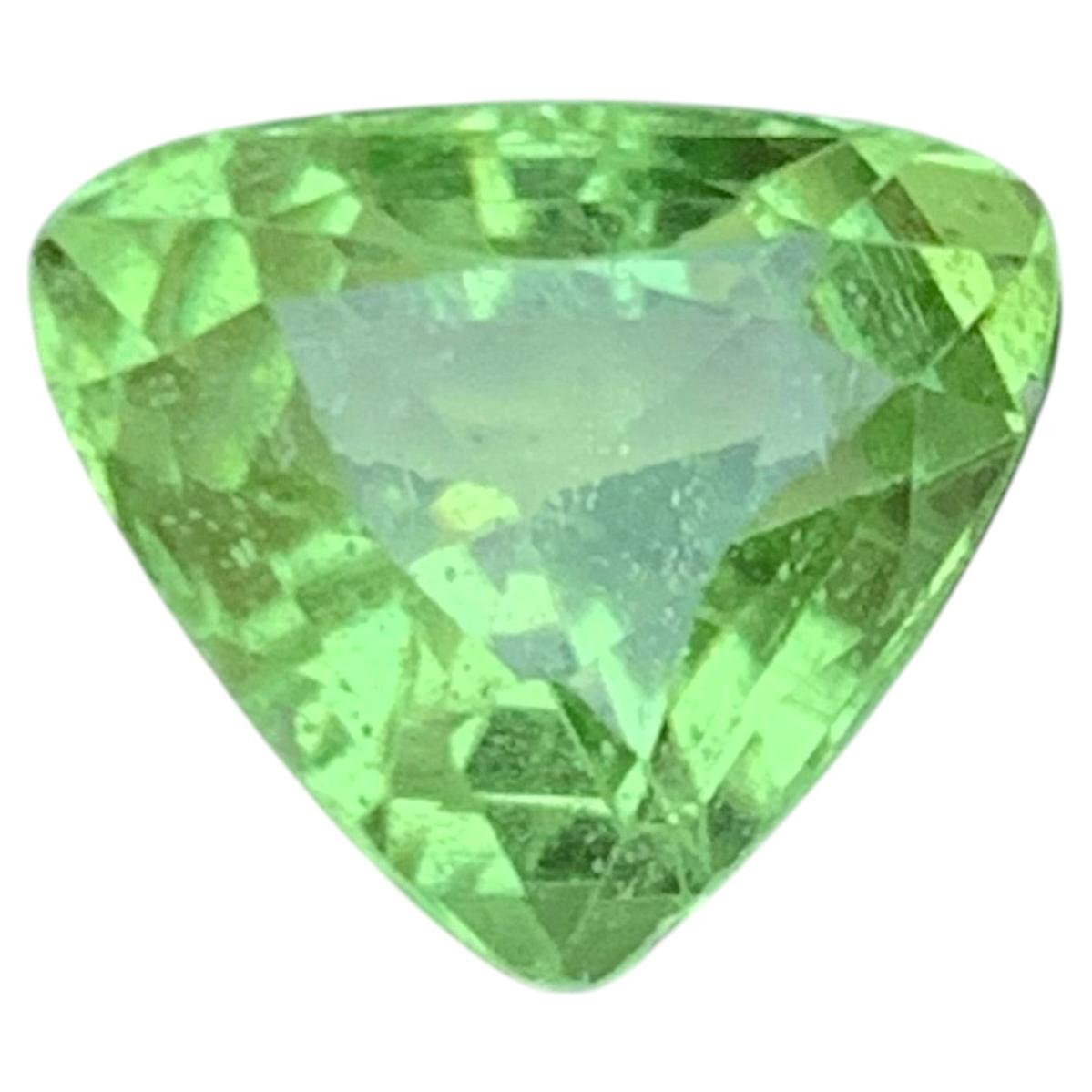 Vibrant Green Natural Peridot 5.73 Ct Trillion Cut Loose Gemstone for Jewelry