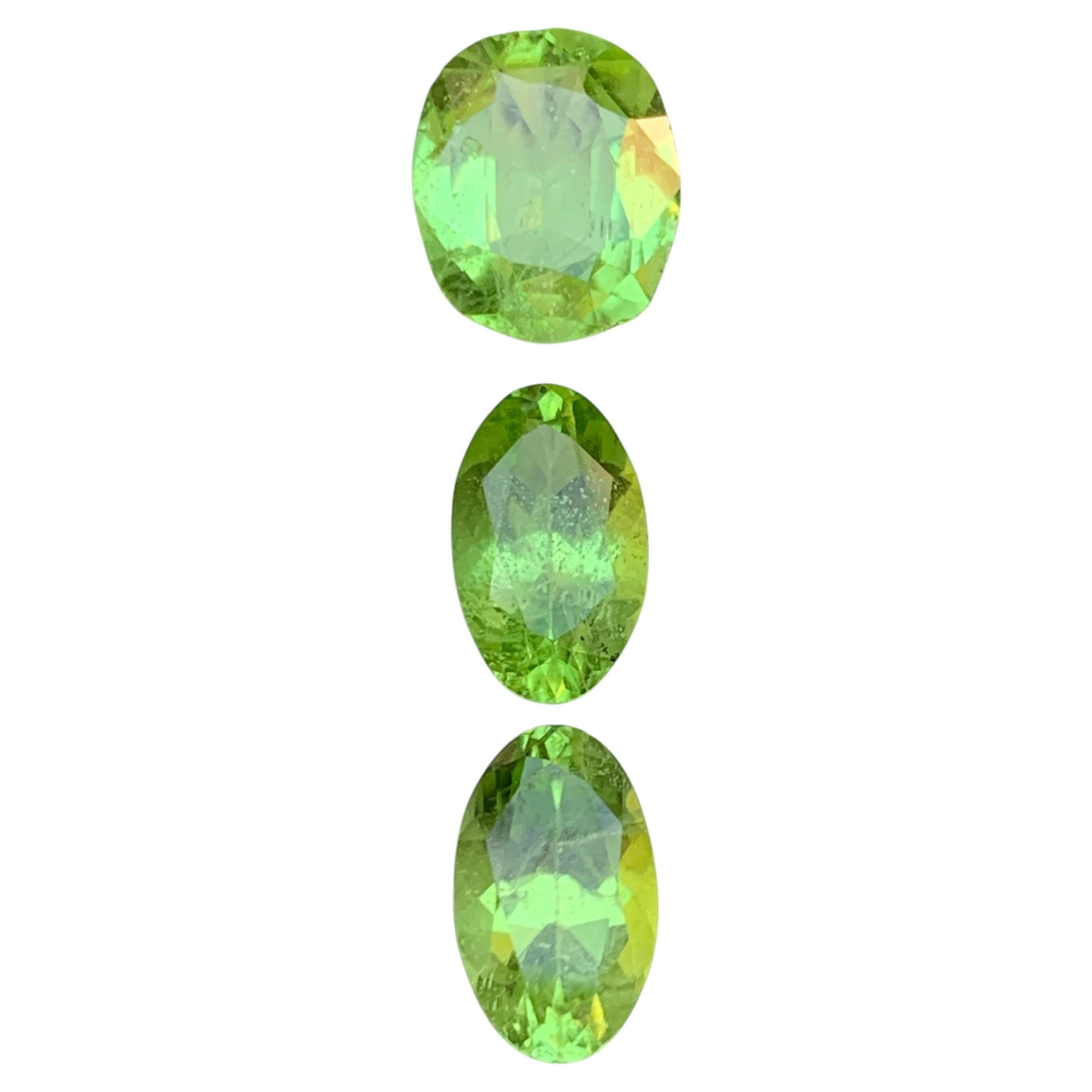 Vibrant Green Natural Peridot 6.53 Carat Oval Cut Loose Gemstones for Jewelry