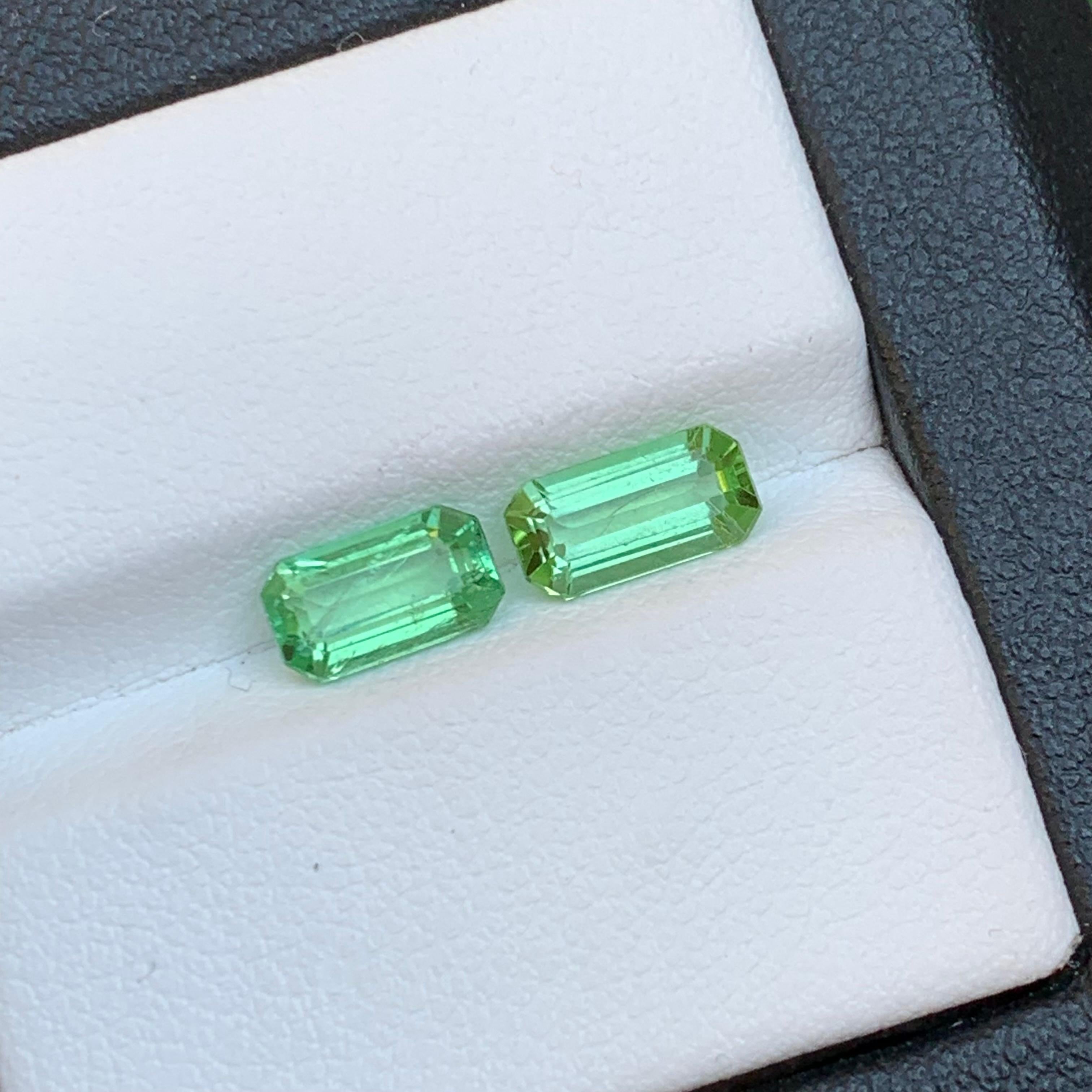 Vibrant Green Natural Tourmaline Loose Gemstones 2.10Ct Emerald Cut for Jewelry For Sale 5