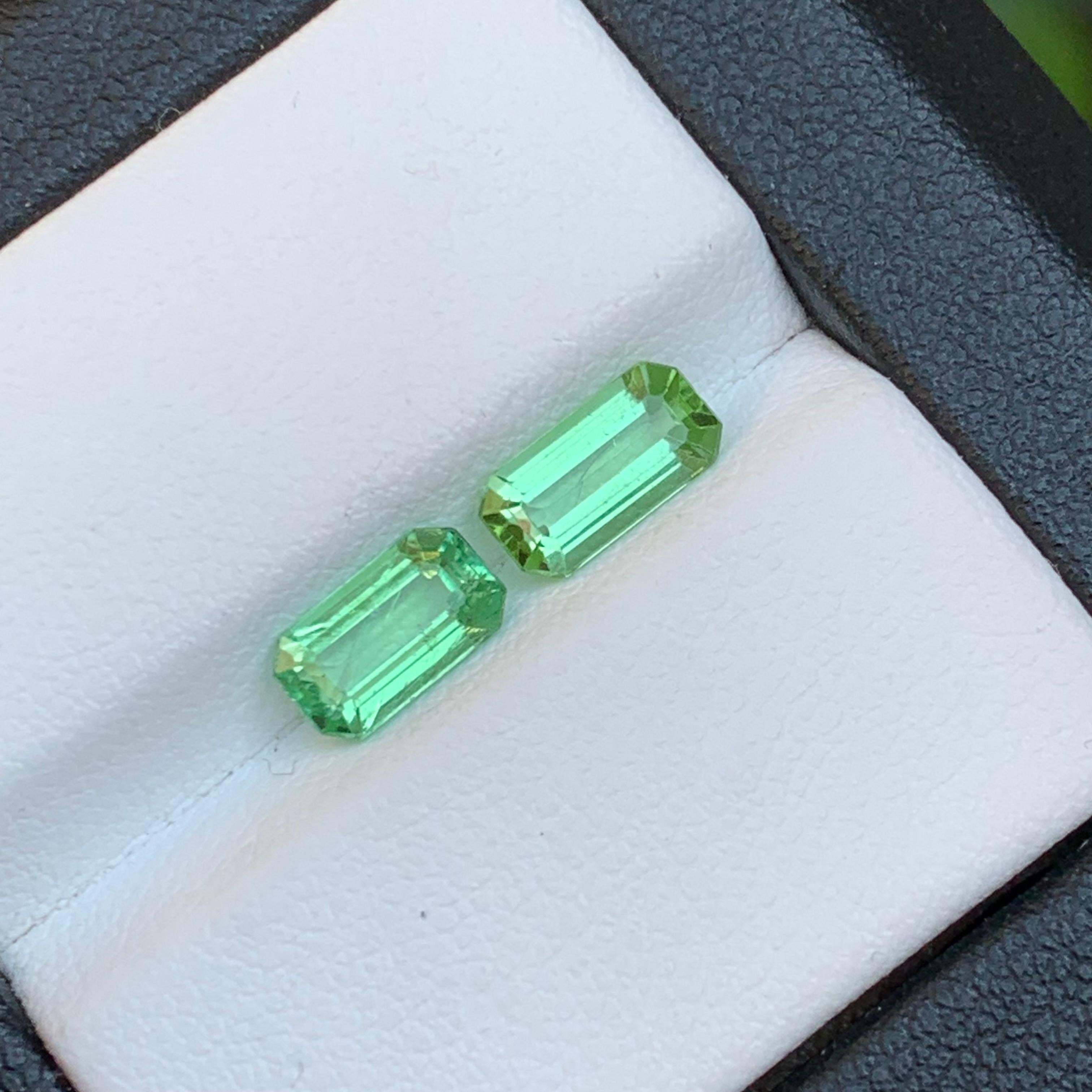 Vibrant Green Natural Tourmaline Loose Gemstones 2.10Ct Emerald Cut for Jewelry For Sale 3