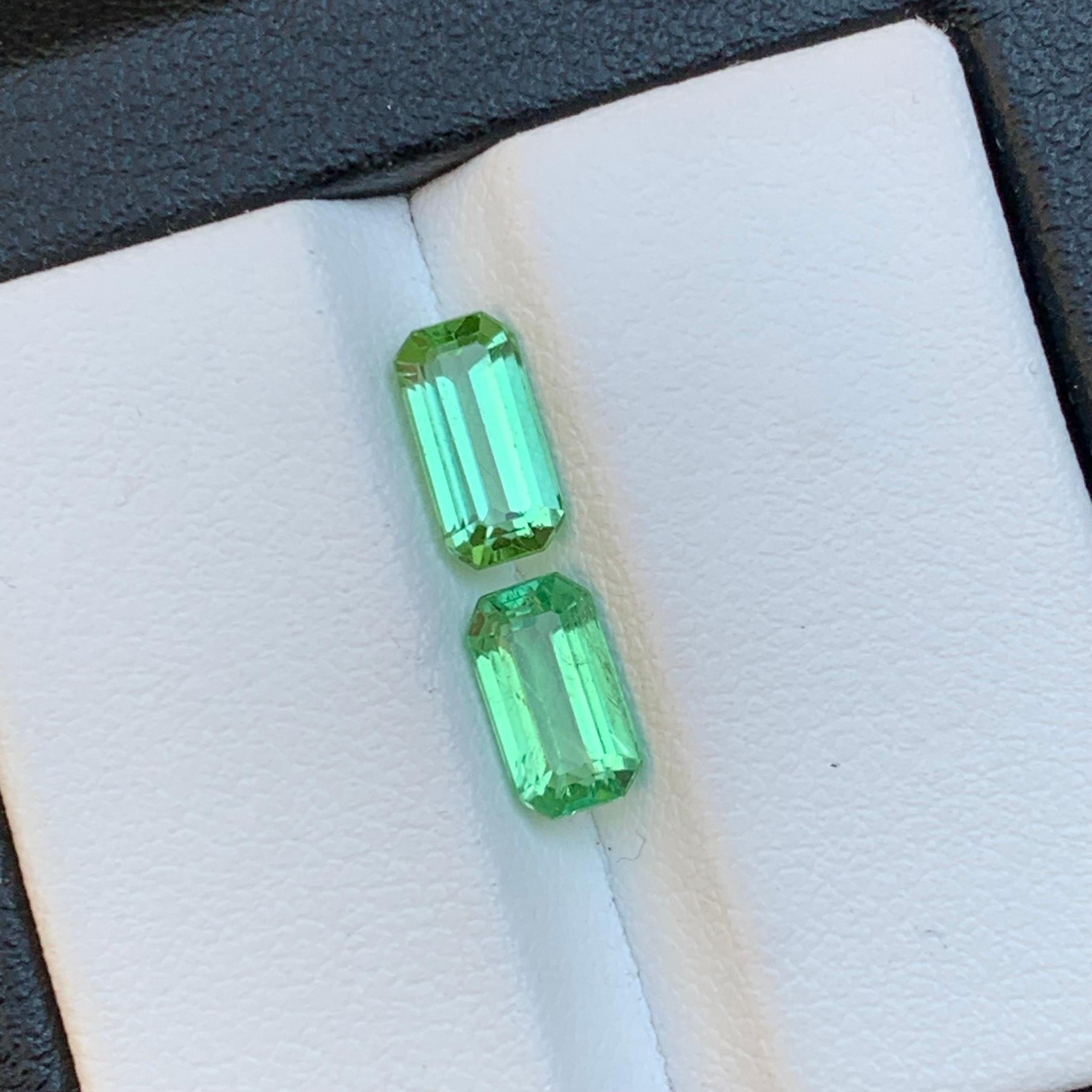 Vibrant Green Natural Tourmaline Loose Gemstones 2.10Ct Emerald Cut for Jewelry For Sale 4