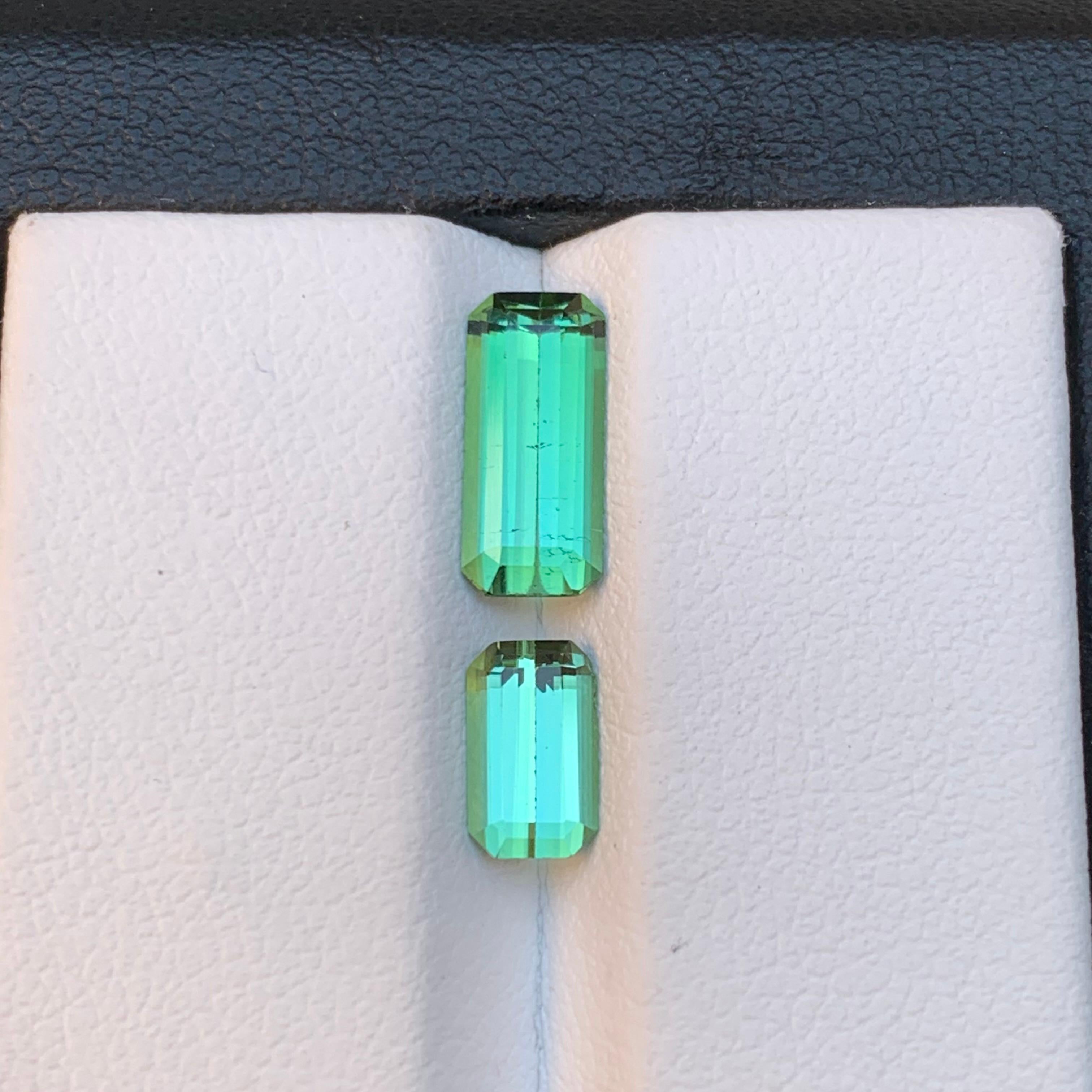Leuchtend grüner natürlicher Turmalin mit losen Edelsteinen im Smaragdschliff von 2.35 Karat für Schmuck im Angebot 5