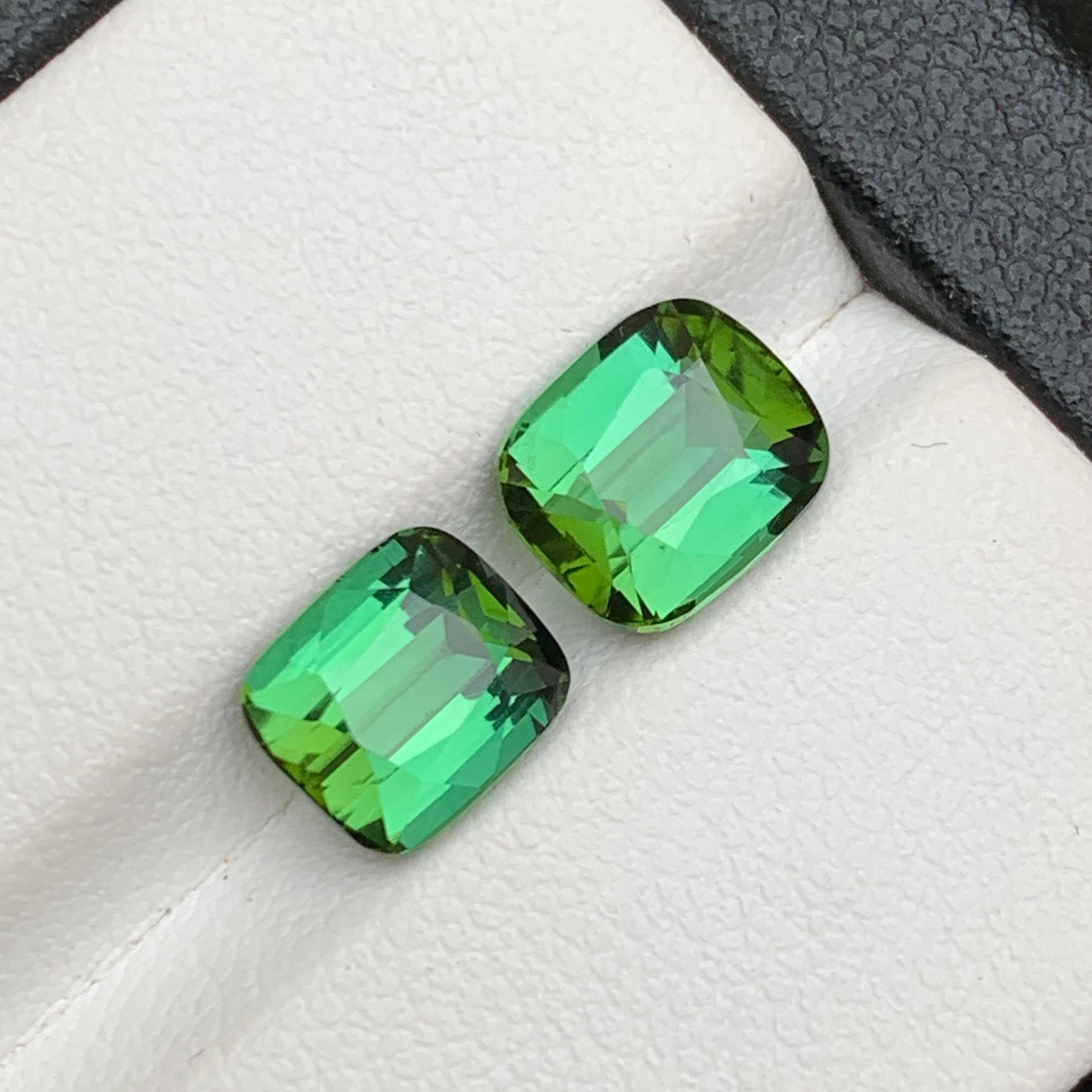 Lebendiges Grün Natürlicher Turmalin Lose Edelsteine für Ring, Halskette Anhänger oder jede andere Schmuckfassung-Kissenschliff!!

💎 EDELSTEINART:  Turmalin
⚖️ GEWICHT: 4,05 Karat
🪚 FORM & SCHNITT: Kissenschliff
📏 GRÖSSE (MM): 
2,05 Ct (7,89 x