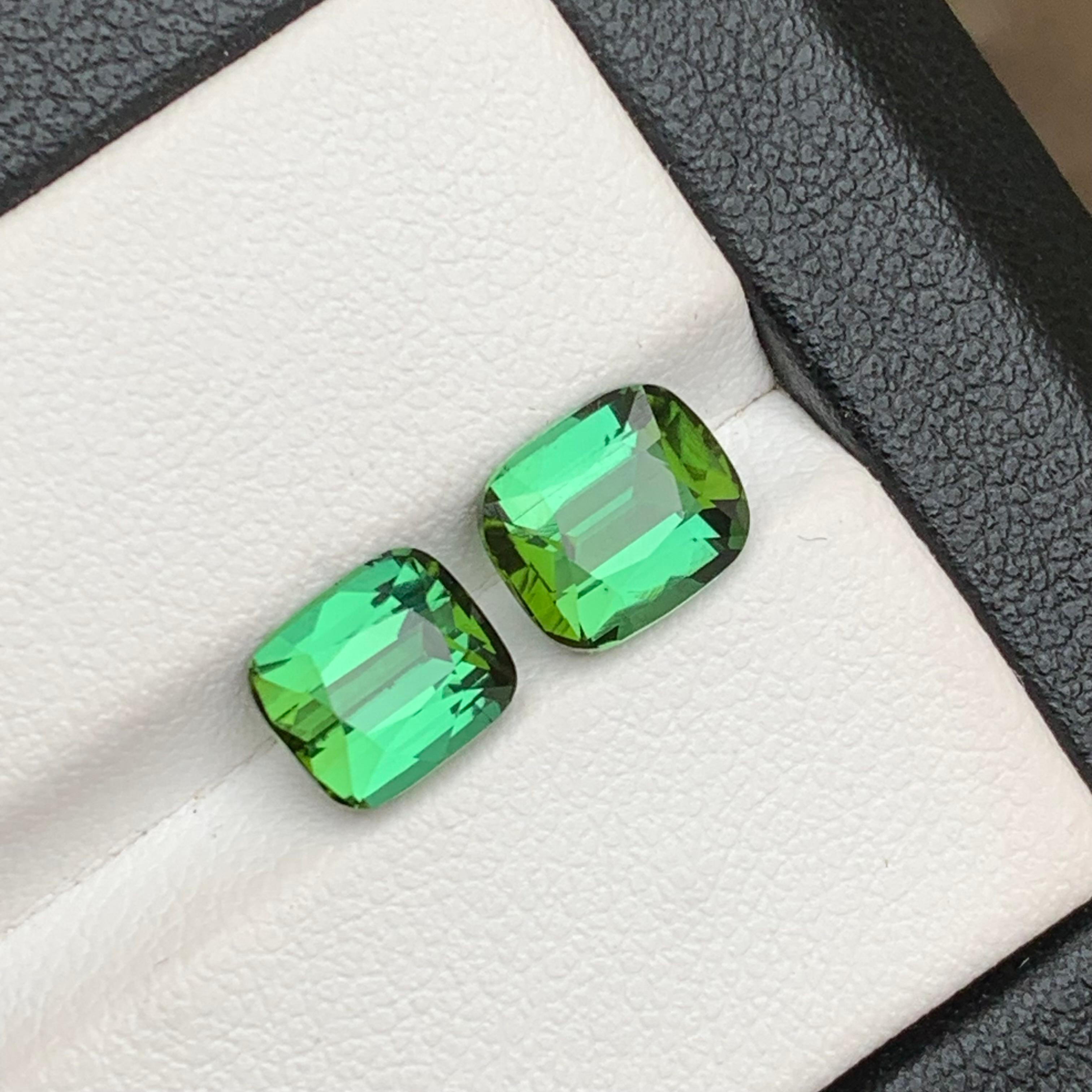Leuchtend grüner natürlicher Turmalin, lose Edelsteine, 4,05 Karat-Ring, Ohrringe, Schmuck im Zustand „Neu“ im Angebot in Peshawar, PK
