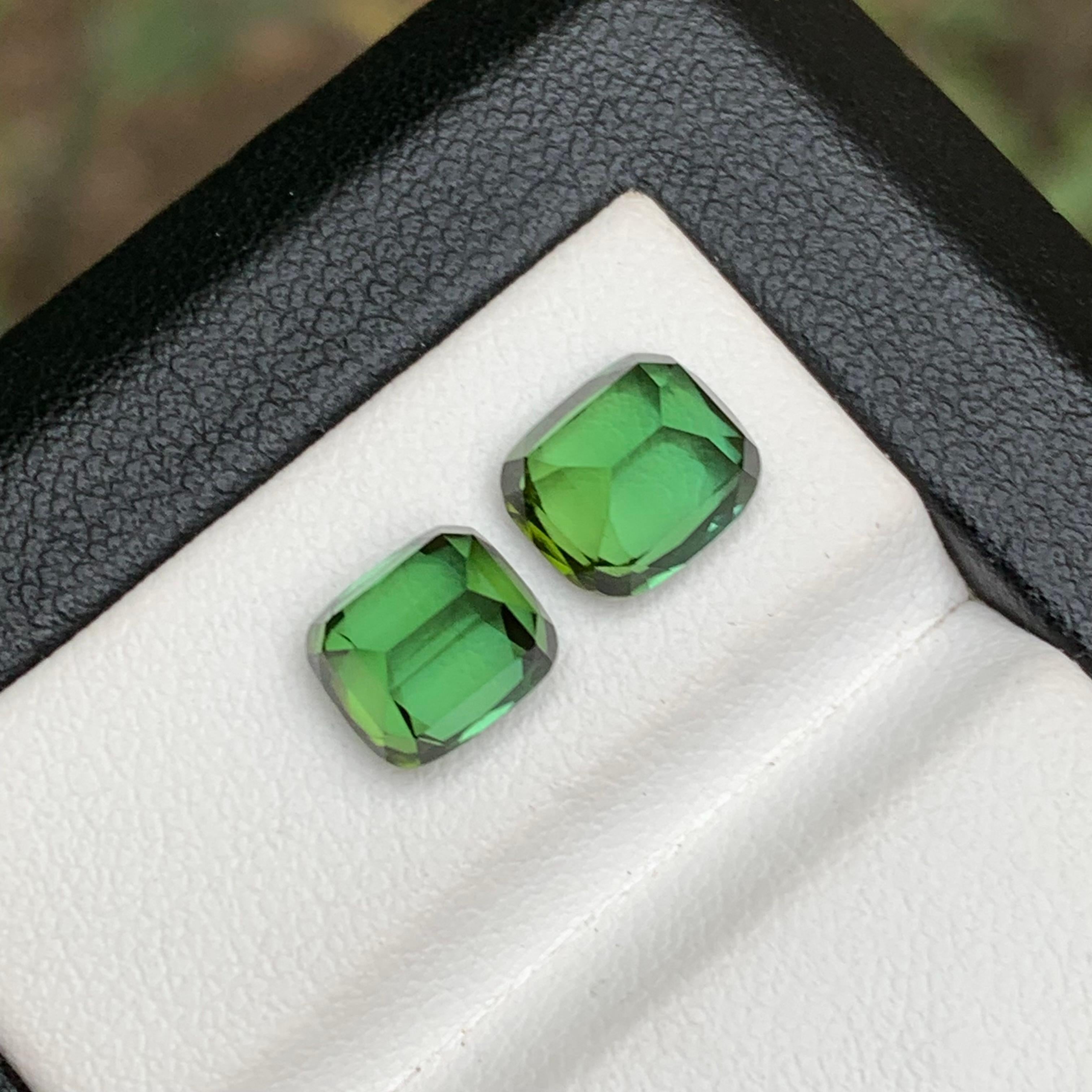 Leuchtend grüner natürlicher Turmalin, lose Edelsteine, 4,05 Karat-Ring, Ohrringe, Schmuck im Angebot 2