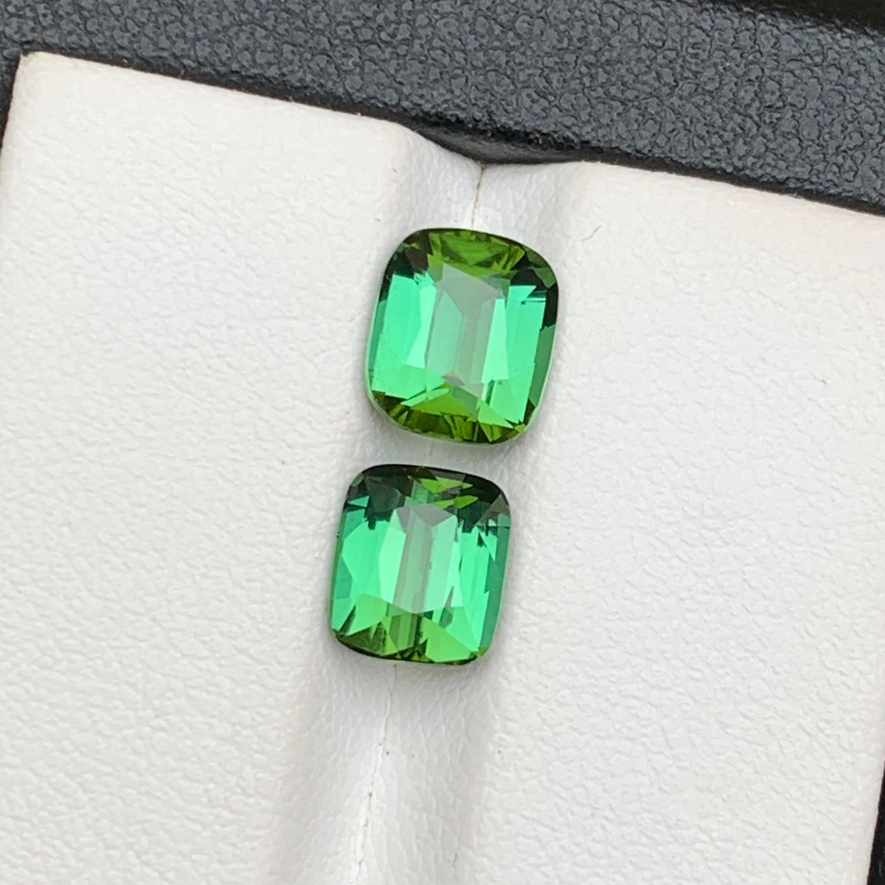 Leuchtend grüner natürlicher Turmalin, lose Edelsteine, 4,05 Karat-Ring, Ohrringe, Schmuck im Angebot 3