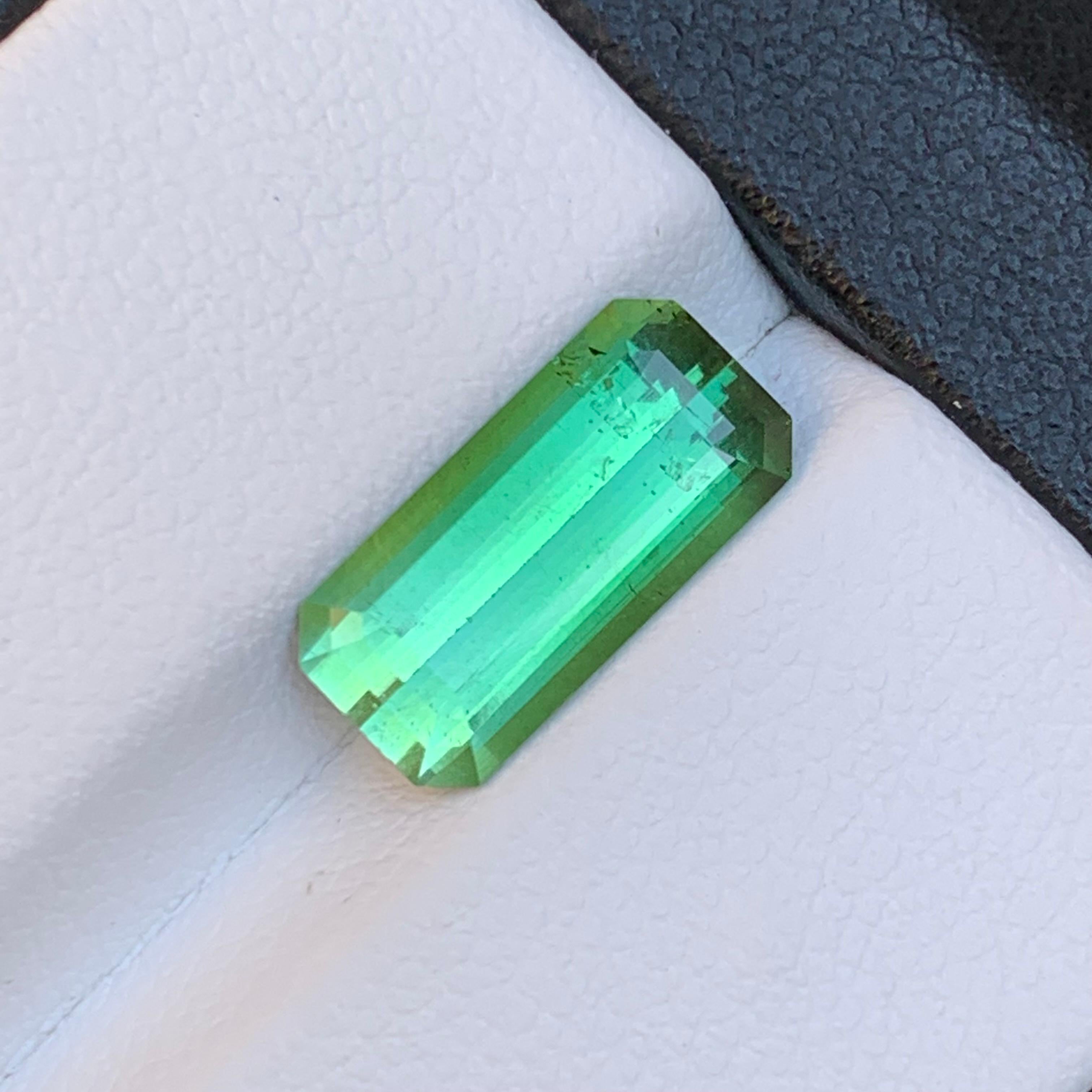 Bague en tourmaline naturelle verte vibrante, pierre précieuse non sertie de 3 carats, taille émeraude en vente 6