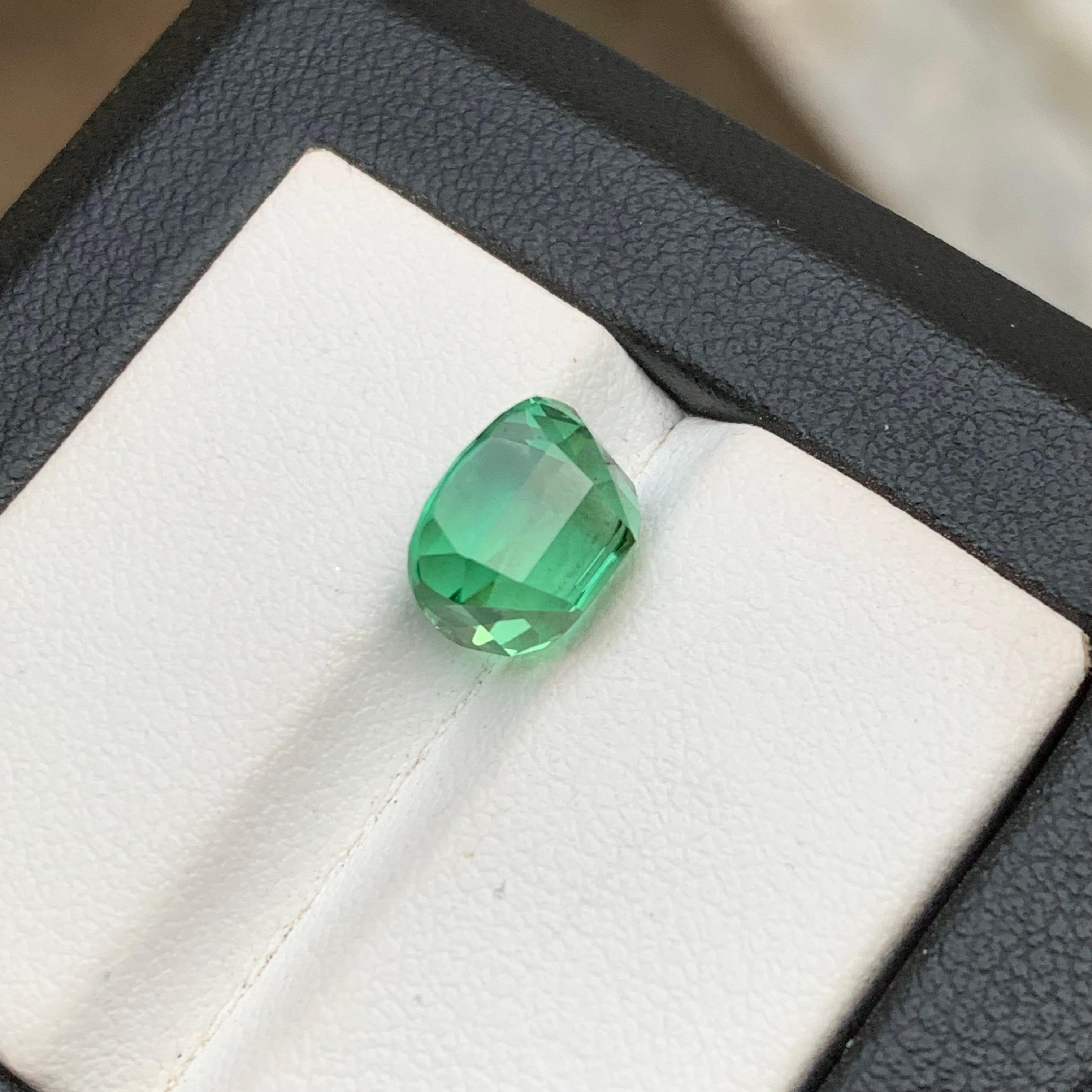 Vibrant Green Natural Turmalin Ring Lose Edelstein 3.90 Ct Cushion Cut-Schmuck für Damen oder Herren im Angebot