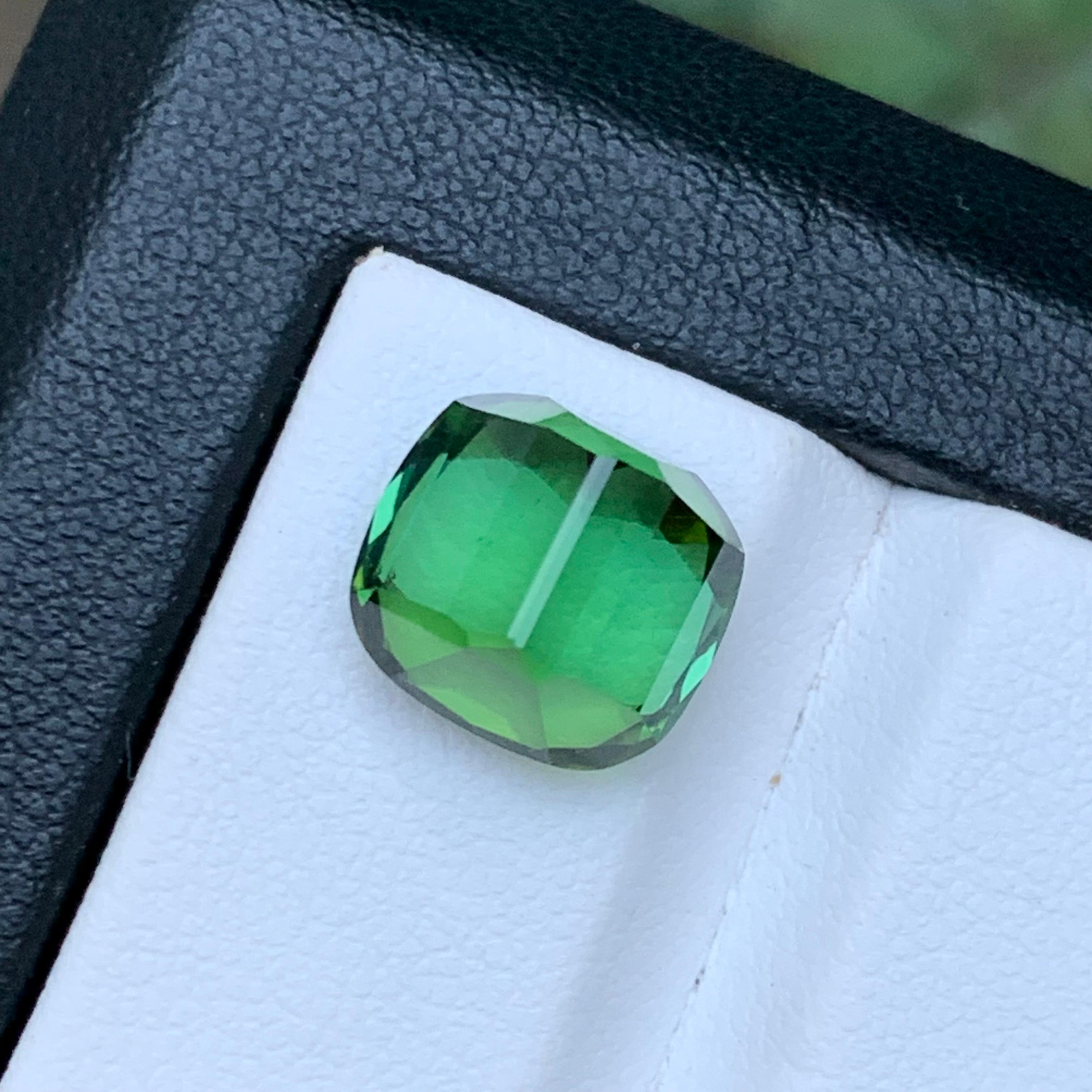 Vibrant Green Natural Tourmaline Ring Loose Gemstone 7.40 Ct Cushion Cut Jewelry In New Condition For Sale In Peshawar, PK