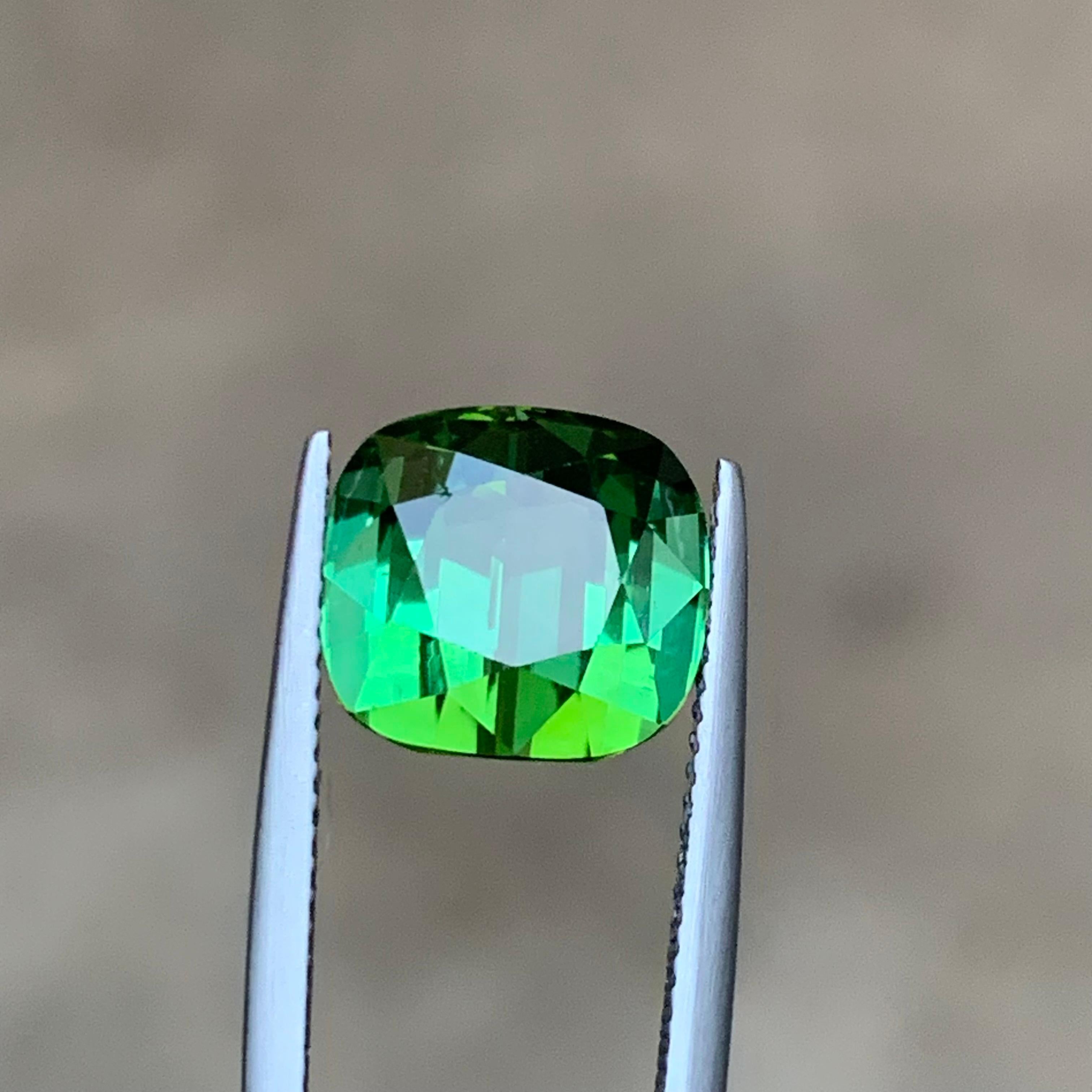 Vibrant Green Natural Tourmaline Ring Loose Gemstone 7.40 Ct Cushion Cut Jewelry For Sale 3