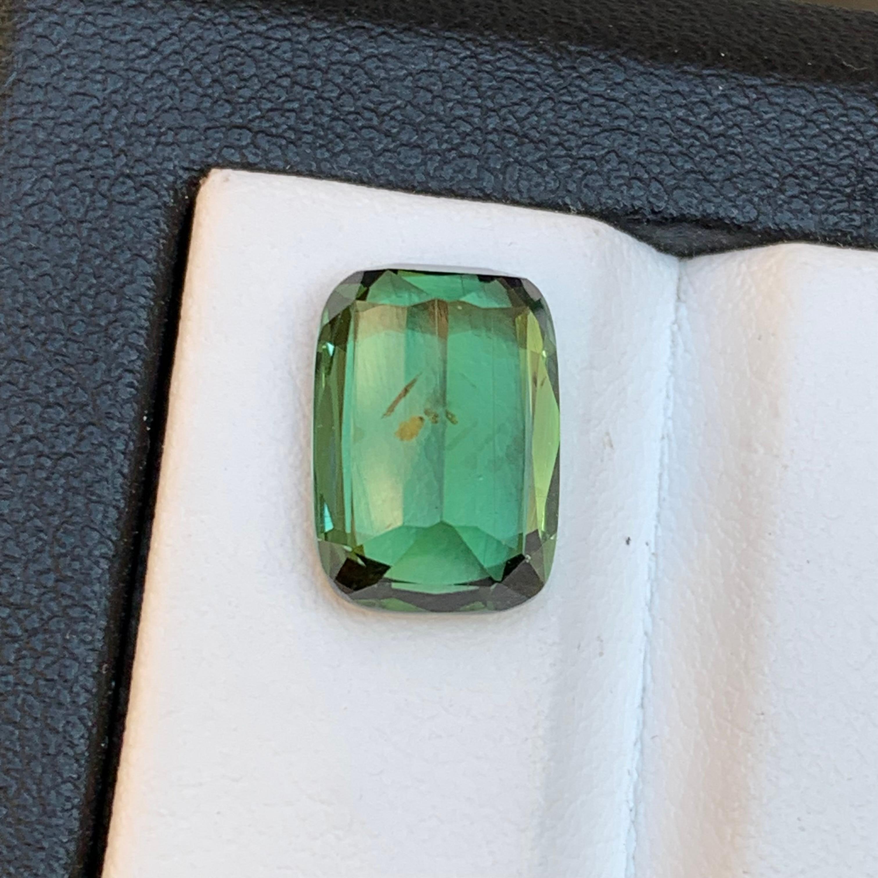 Ciondolo ad anello con tormalina naturale verde vibrante, gemma sciolta da 5.40 carati con taglio a cuscino in vendita 3