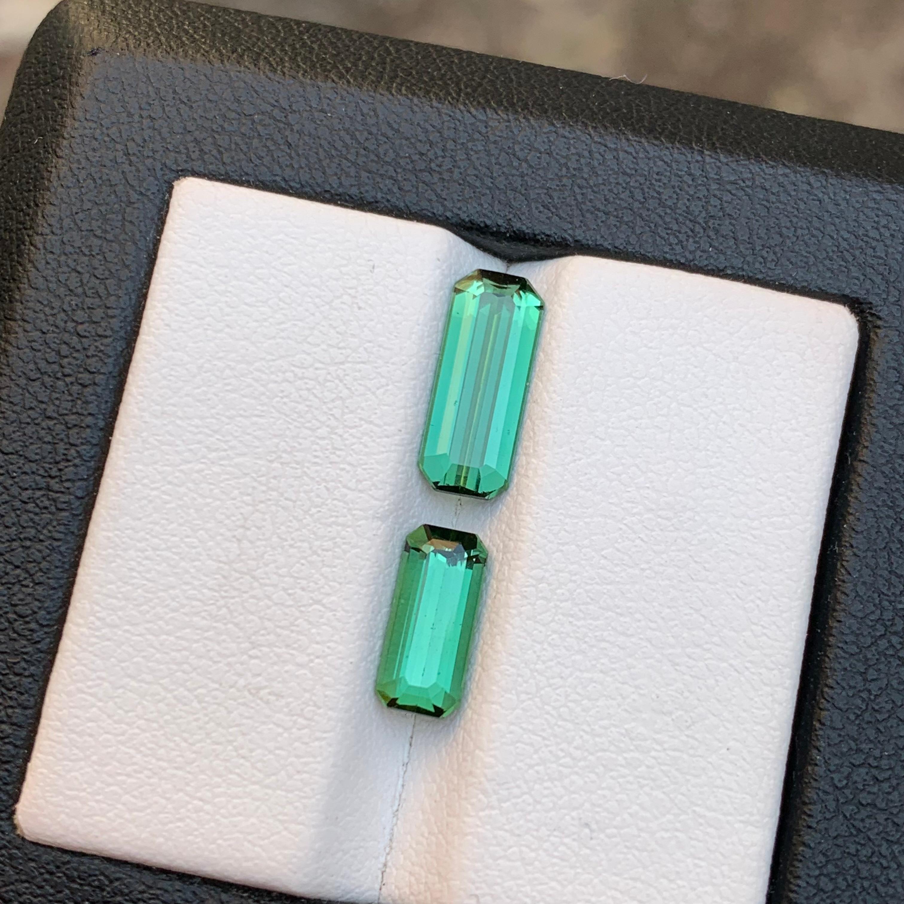 Bague et pendentif en tourmaline naturelle verte vibrante, pierres précieuses non serties 3,15 carats en vente 1