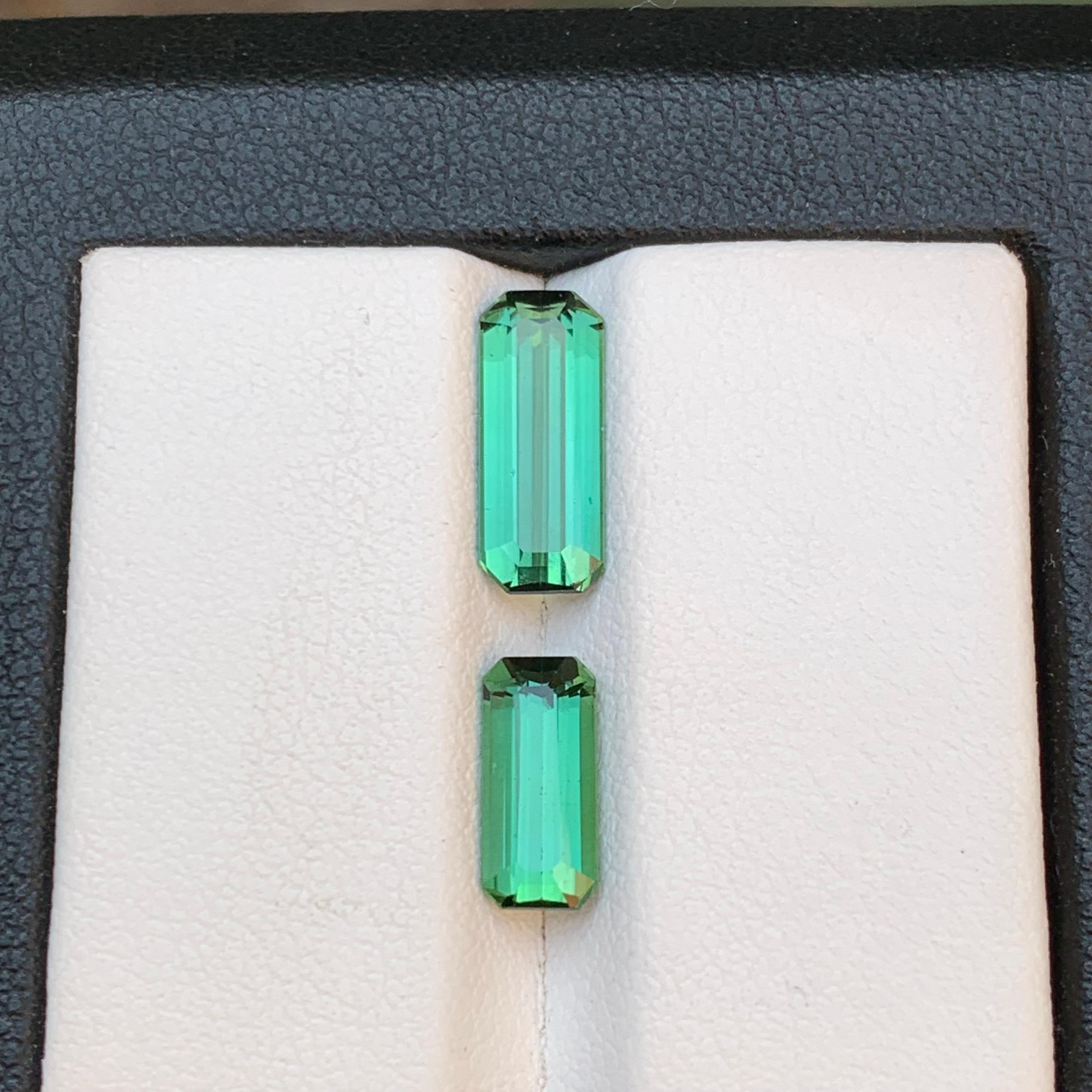 Bague et pendentif en tourmaline naturelle verte vibrante, pierres précieuses non serties 3,15 carats en vente 2