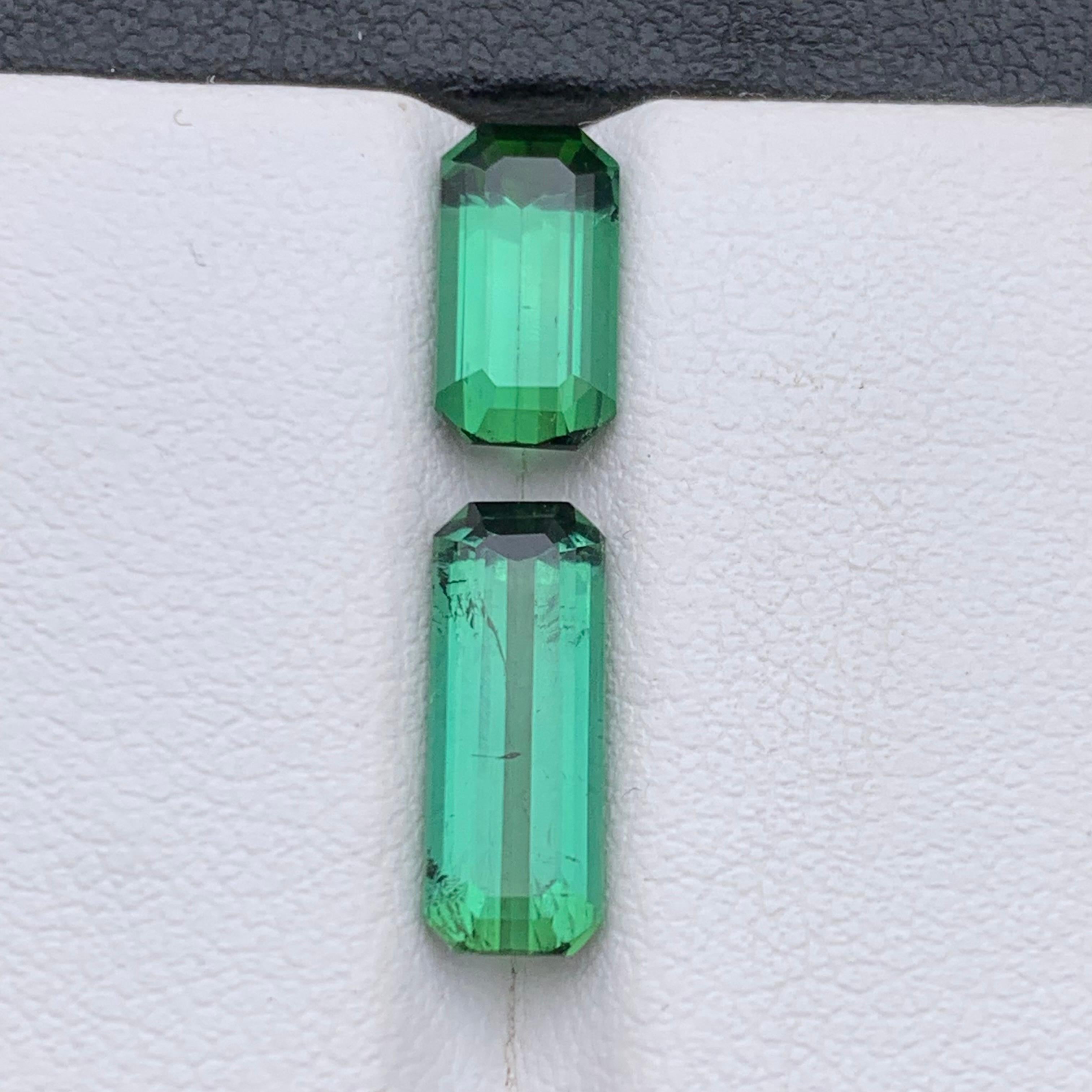 Vibrant Green Natural Tourmaline Loose Gemstones for Rings, Necklace Pendant, Bracelet or any other Jewelry Setting-Emerald Cut from Kunar, Afghanistan!!

💎 GEMSTONE TYPE: Tourmaline 
⚖️ WEIGHT: 4.35 Carats
🪚 SHAPE & CUT: Emerald Cut
📏 SIZE (MM):