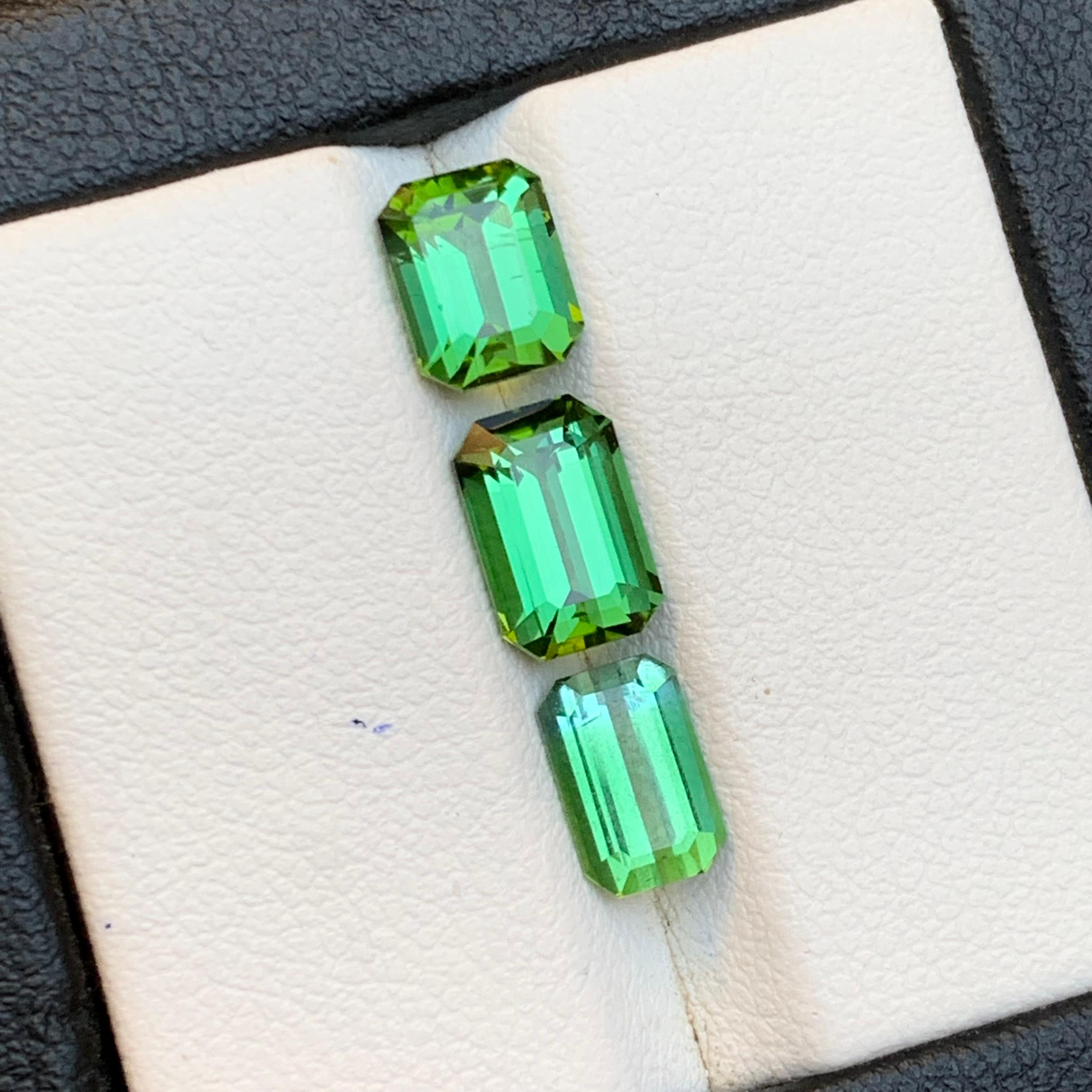 Turmalina verde vibrante 4.83 ct Corte esmeralda Piedra suelta en paquete para joyería en venta 5