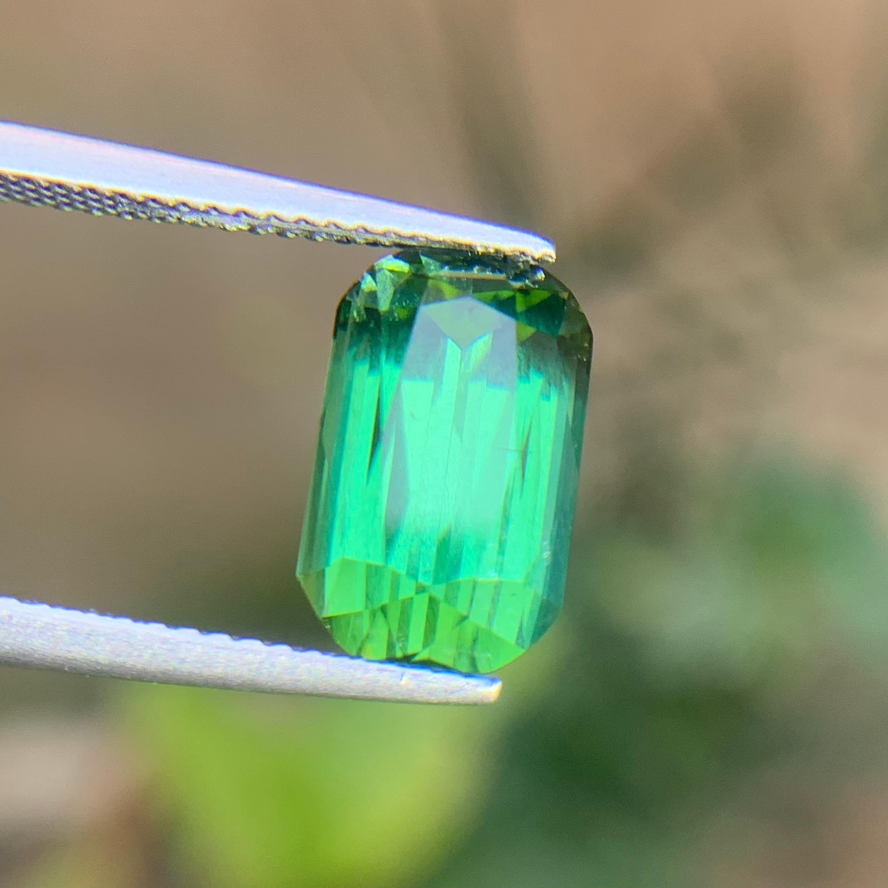 Vibrante tormalina verde da 5,39 carati, gemma naturale sciolta con taglio a cuscino per anello in vendita 5