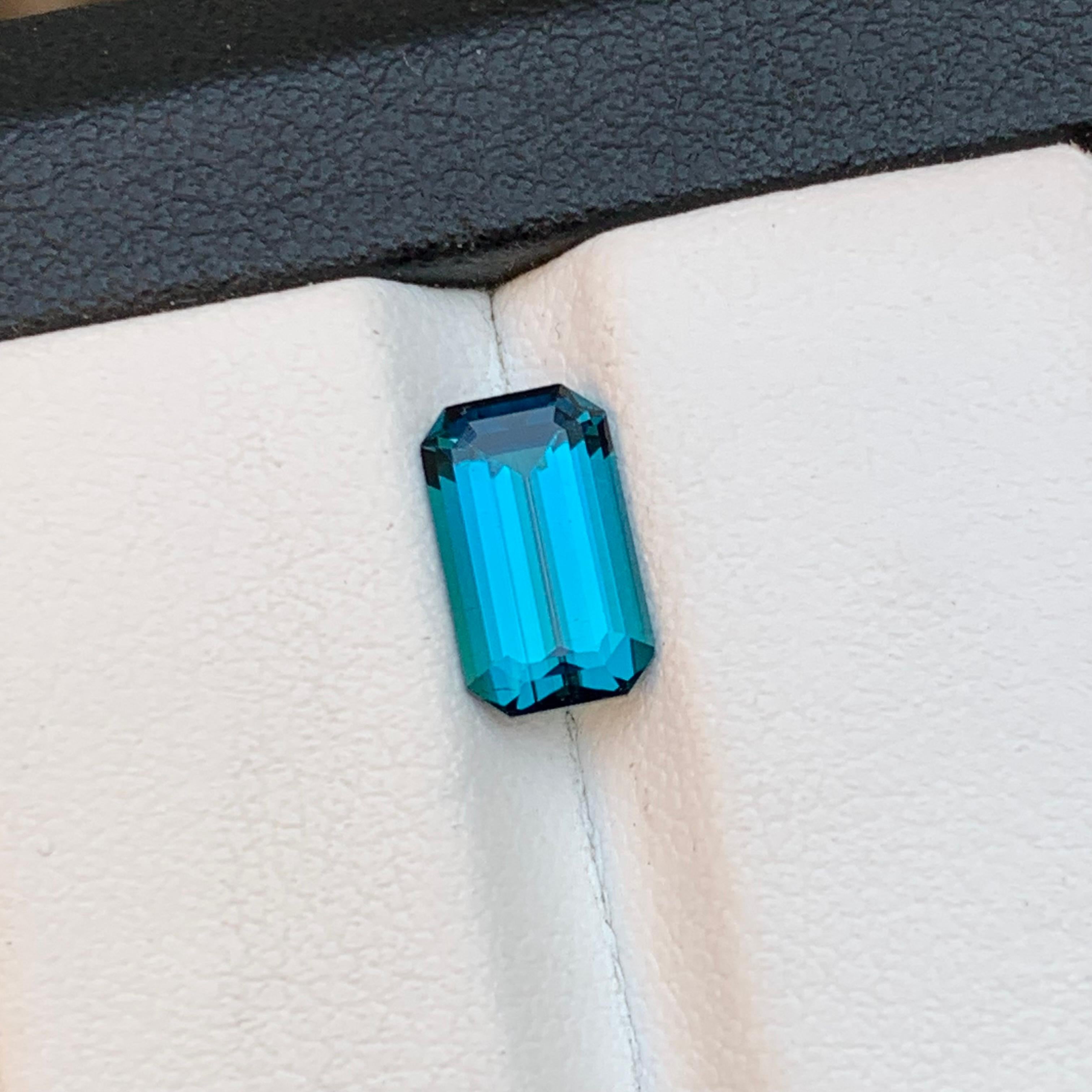 Bague en tourmaline indicolite naturelle bleu intense de 1,90 carat en vente 4