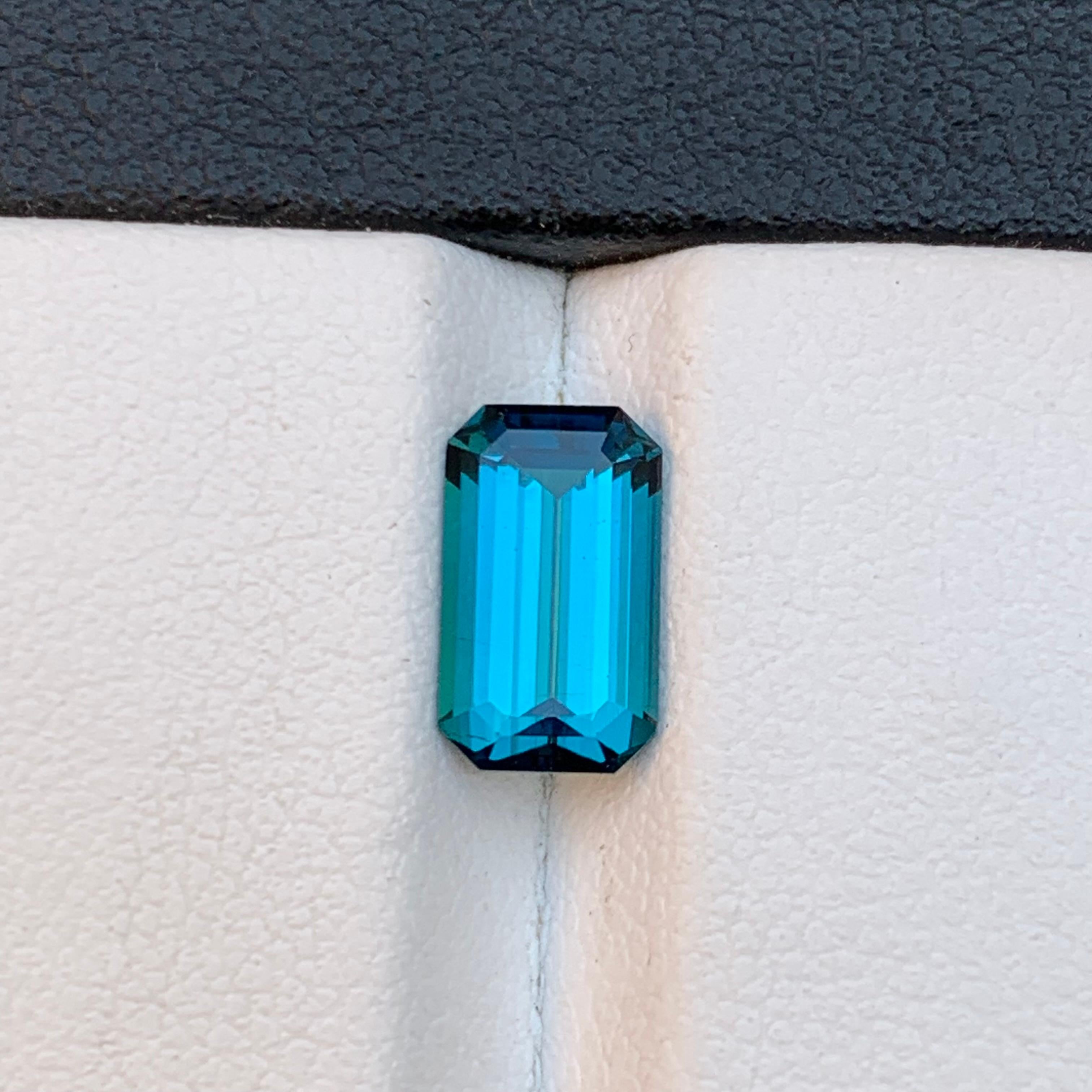 Bague en tourmaline indicolite naturelle bleu intense de 1,90 carat en vente 5
