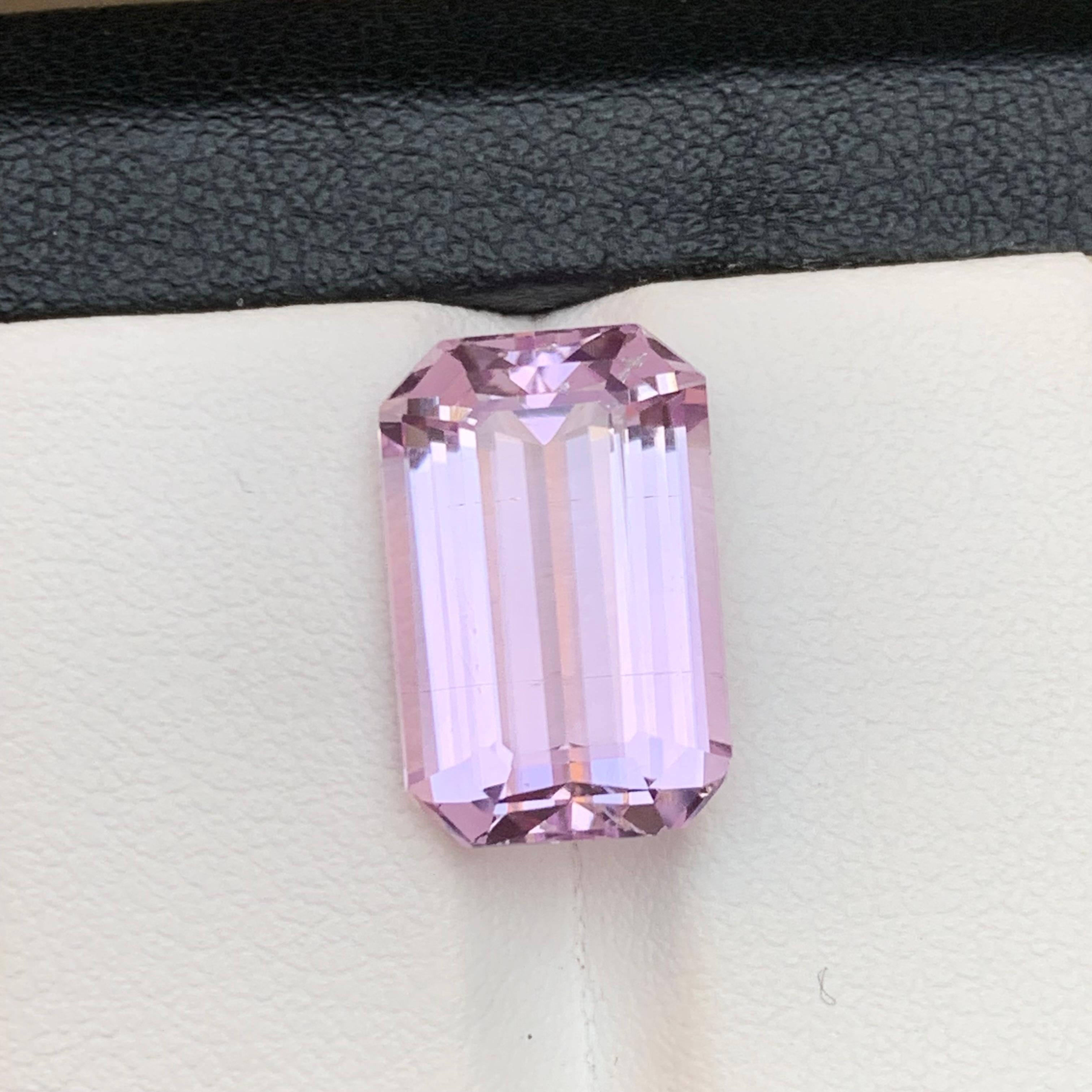 Vibrante anello di Kunzite naturale rosa lilla allentato 9,40 carati taglio smeraldo Jewell in vendita 1