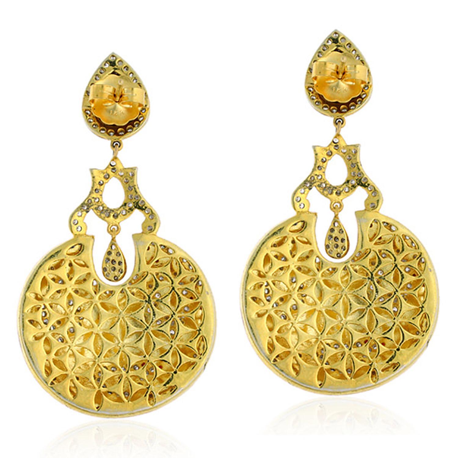 Moderno Orecchino con smalto arancione e motivo a diamante in vendita
