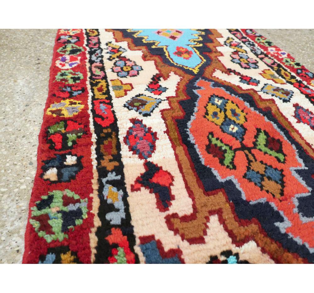 Vibrant Mid-20th Century Handmade Persian Hamadan Throw Rug In Excellent Condition For Sale In New York, NY