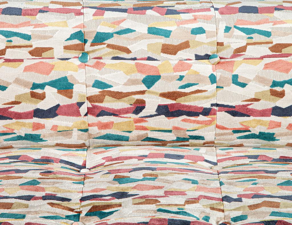 Vibrant Mid-Century Modern Sofa in the Style of Adrian Pearsall For Sale 2