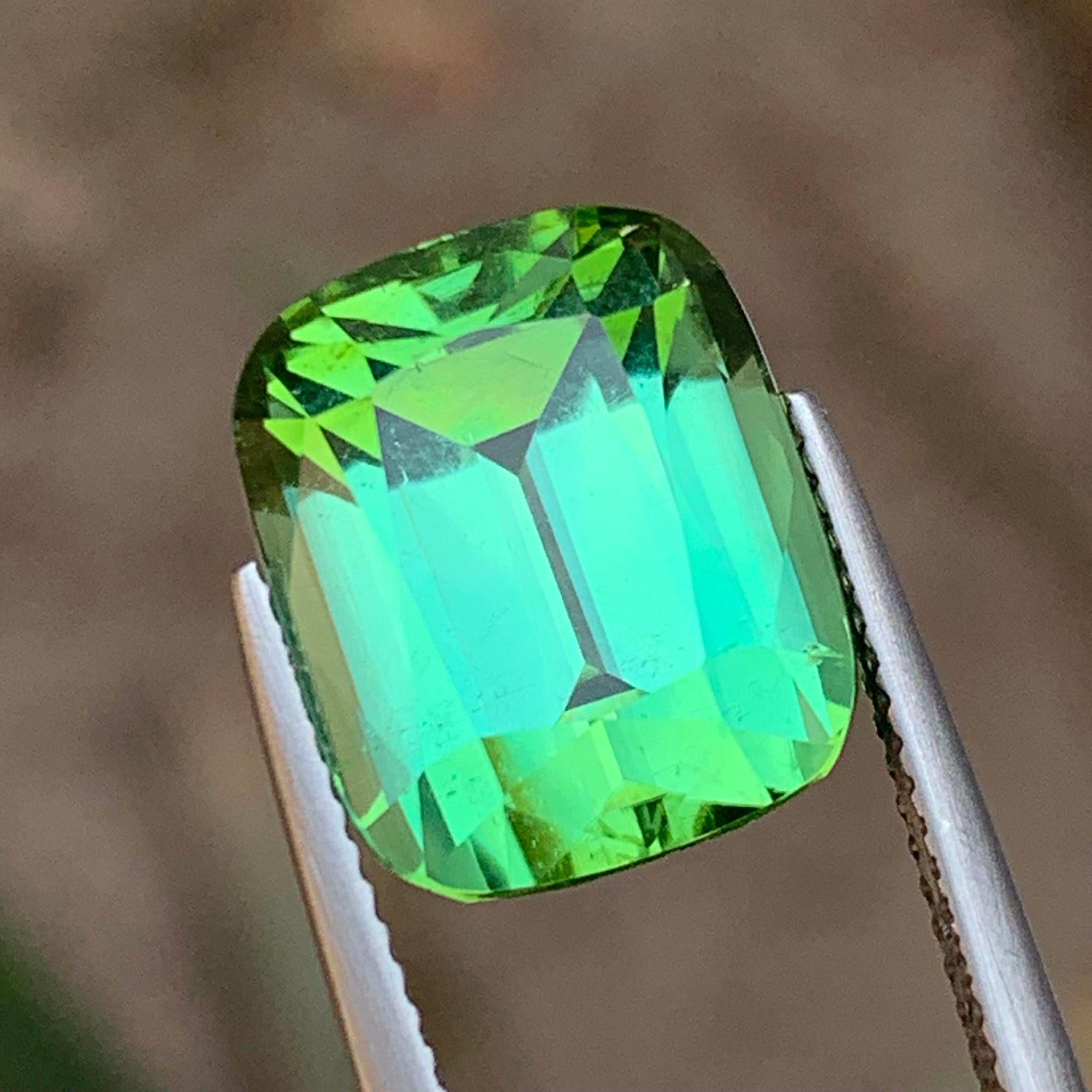 Vibrant Minty Green Natural Tourmaline Ring, Pendant Loose Gemstone 11.55 Carat For Sale 1