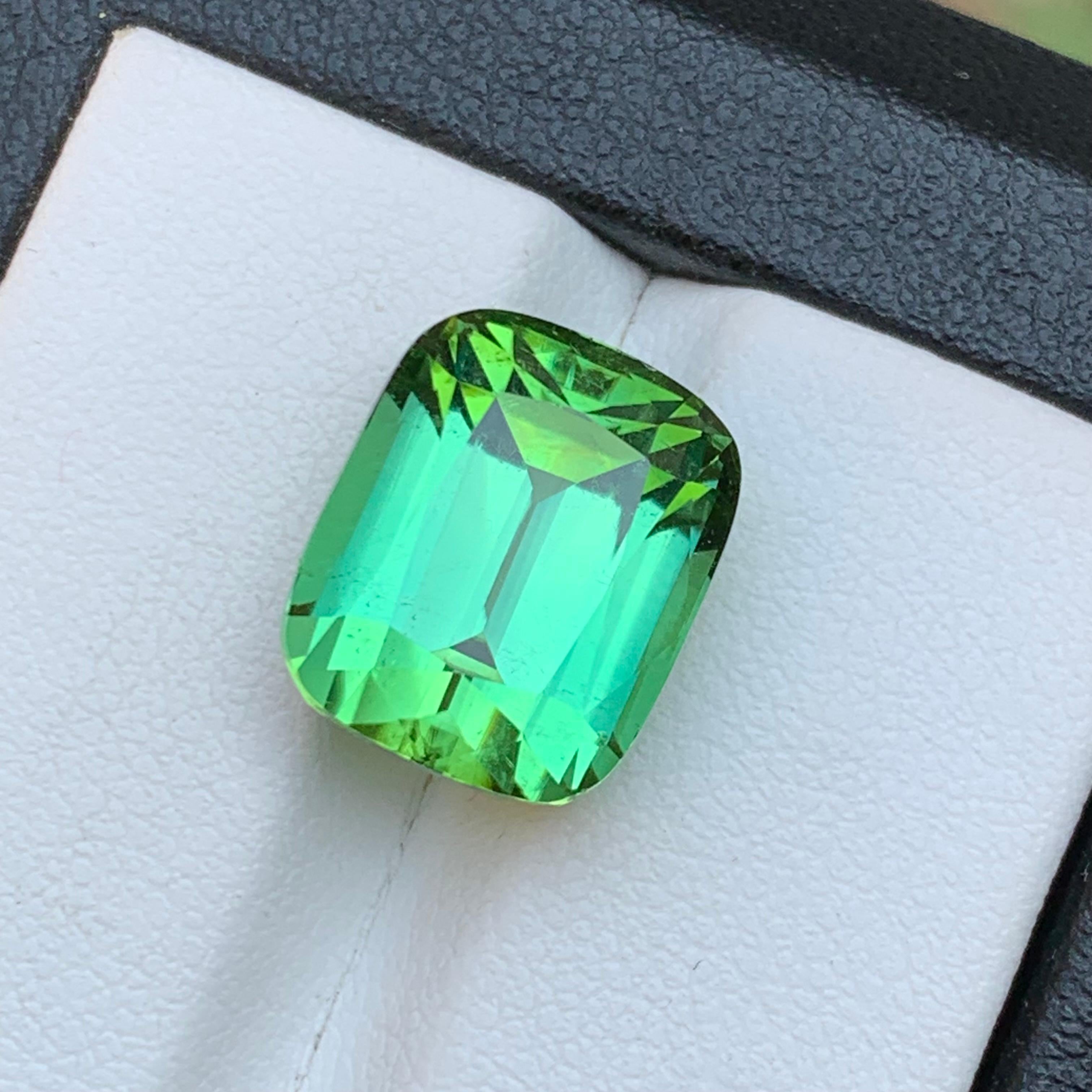 Vibrant Minty Green Natural Tourmaline Ring, Pendant Loose Gemstone 11.55 Carat For Sale 3
