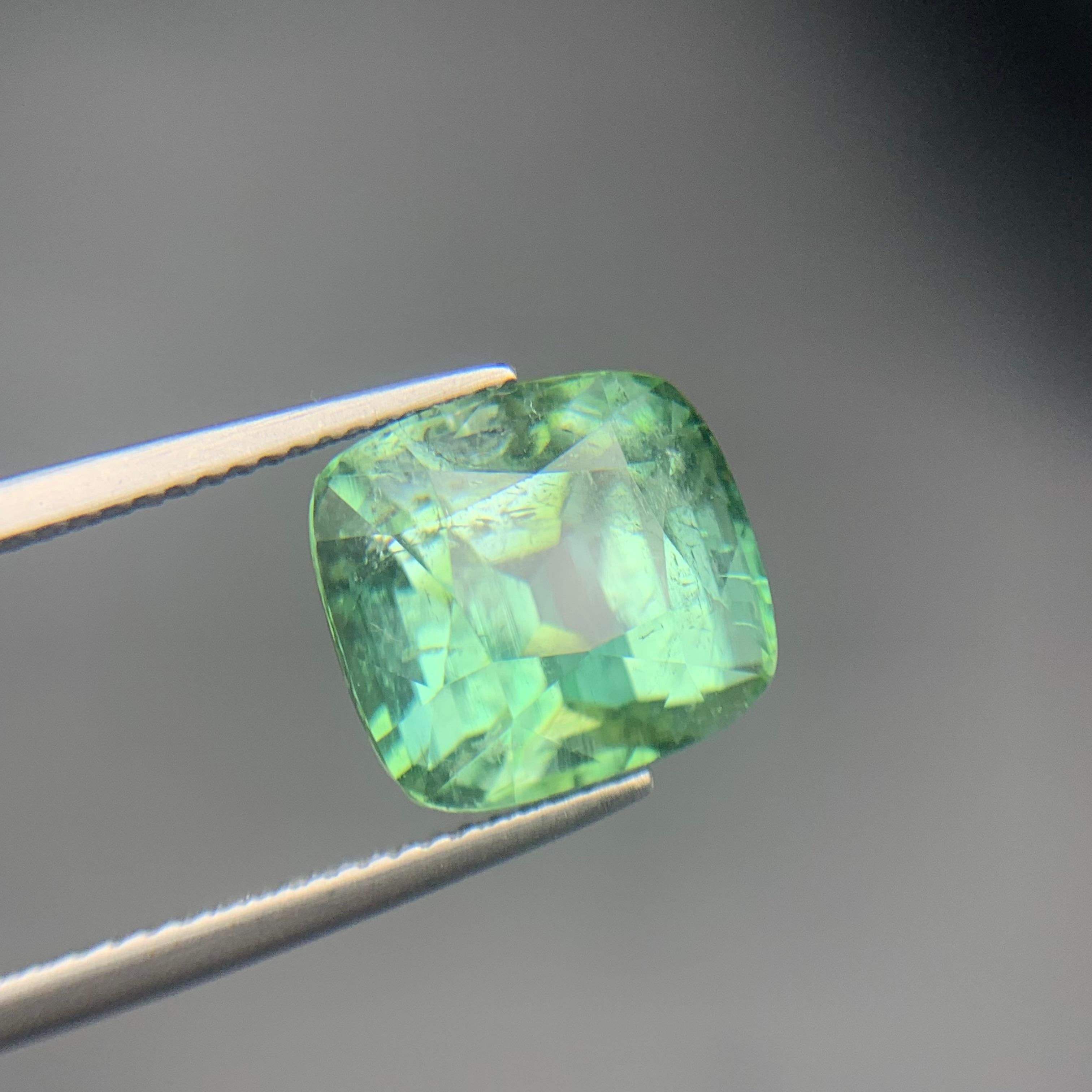 Vibrant Minty Green Tourmaline 10.86 Ct Natural Loose Gemstone Cushion Cut-Ring Neuf - En vente à Peshawar, PK