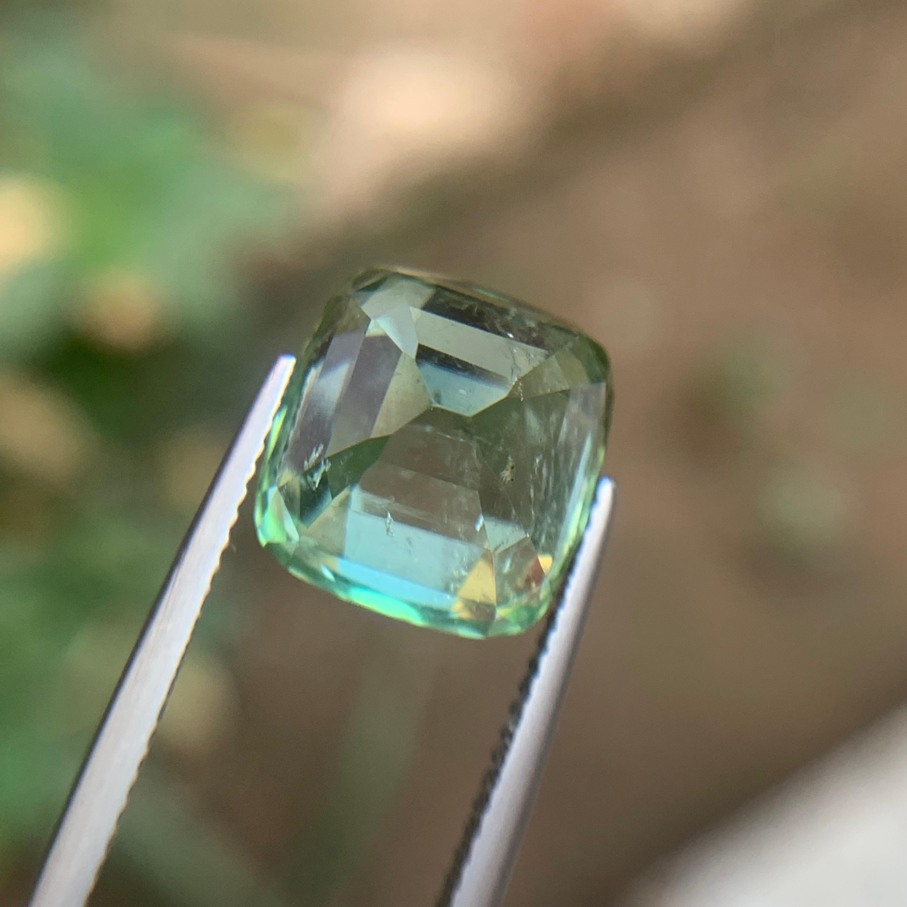 Vibrant Minty Green Tourmaline 10.86 Ct Natural Loose Gemstone Cushion Cut-Ring en vente 1