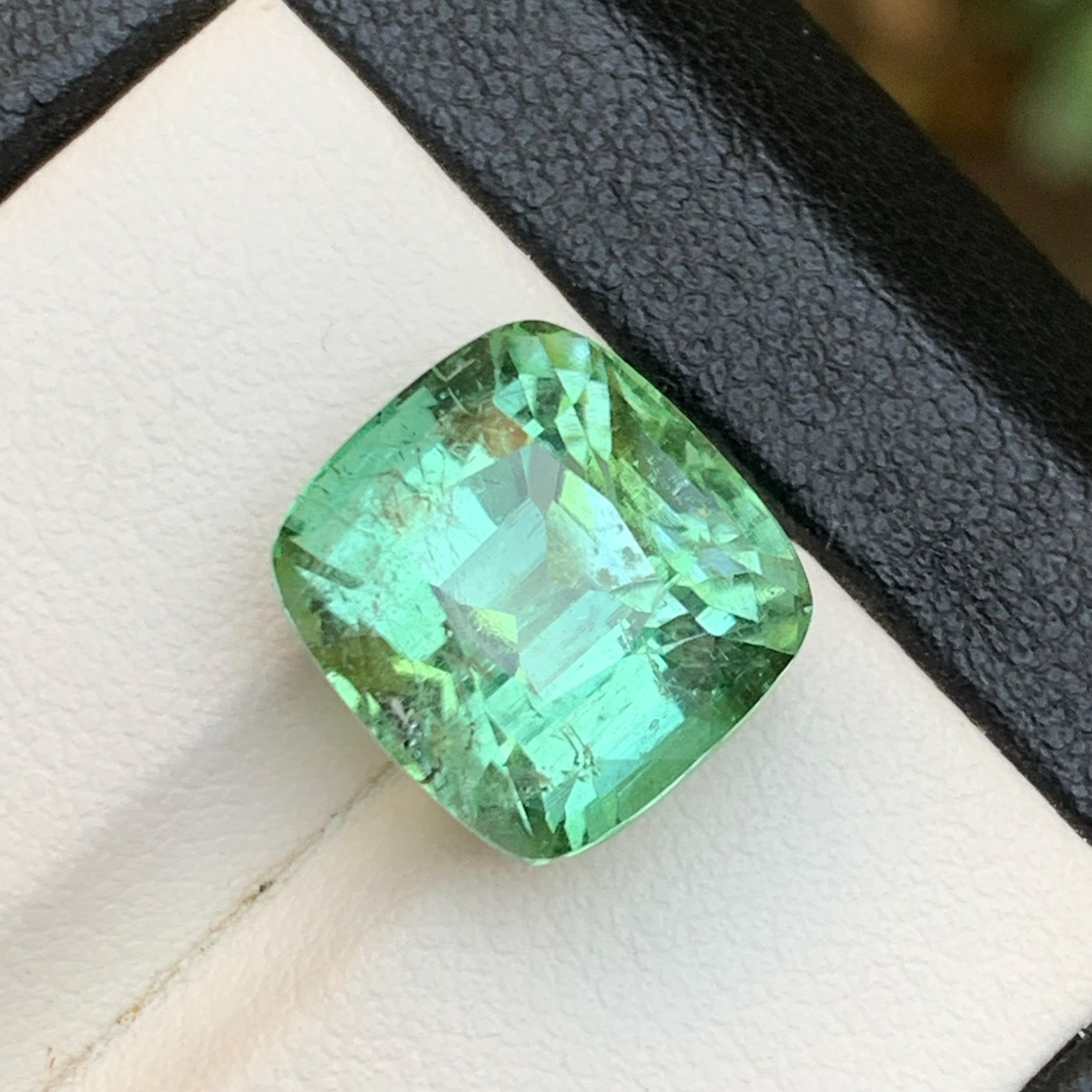 Vibrant Minty Green Tourmaline 10.86 Ct Natural Loose Gemstone Cushion Cut-Ring en vente 2