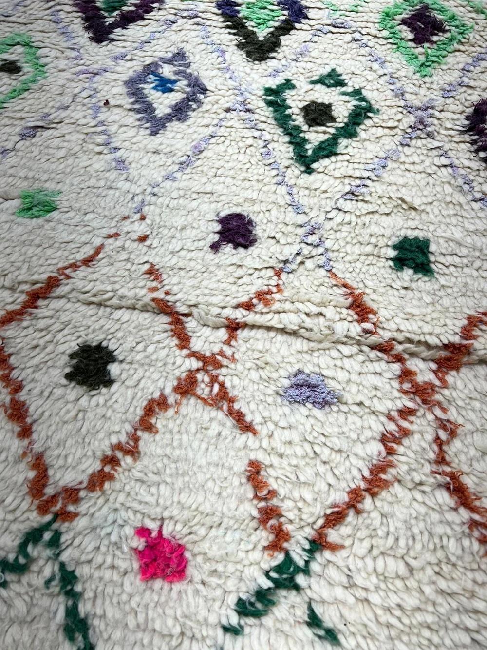 Alfombra de lana marroquí moderna y vibrante con diseño gráfico abstracto Tejido en venta