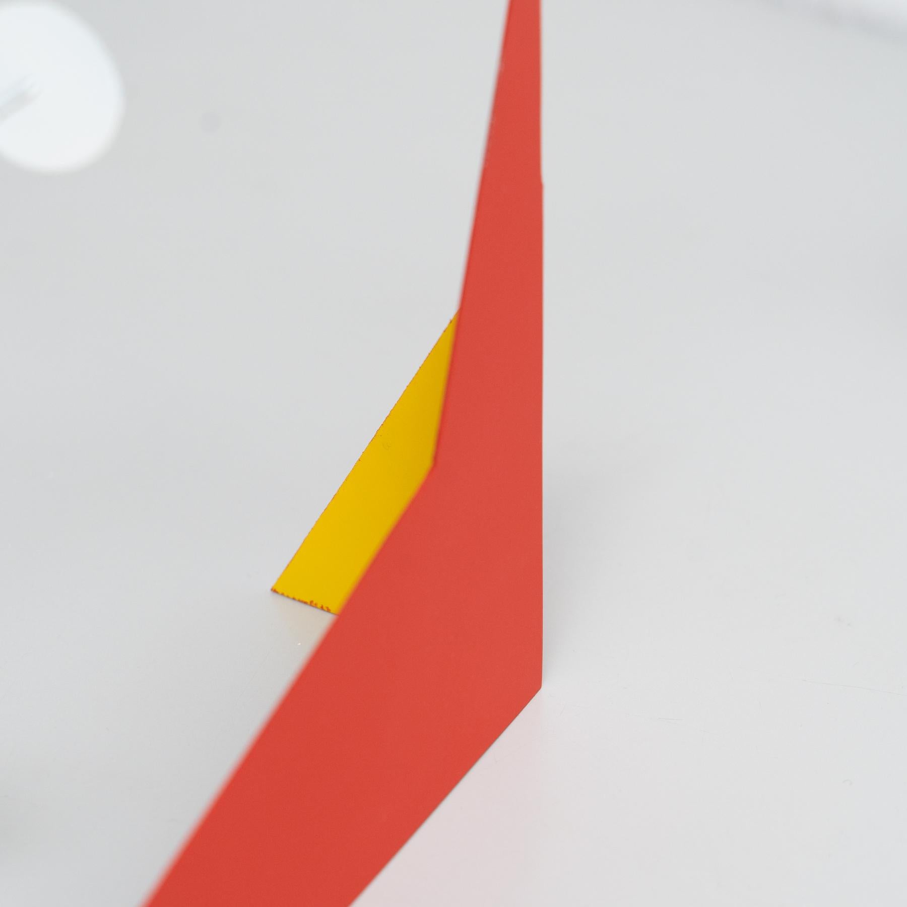 Mouvement vibrant : Sculpture cinétique - fer, peinture, mouvement en vente 6