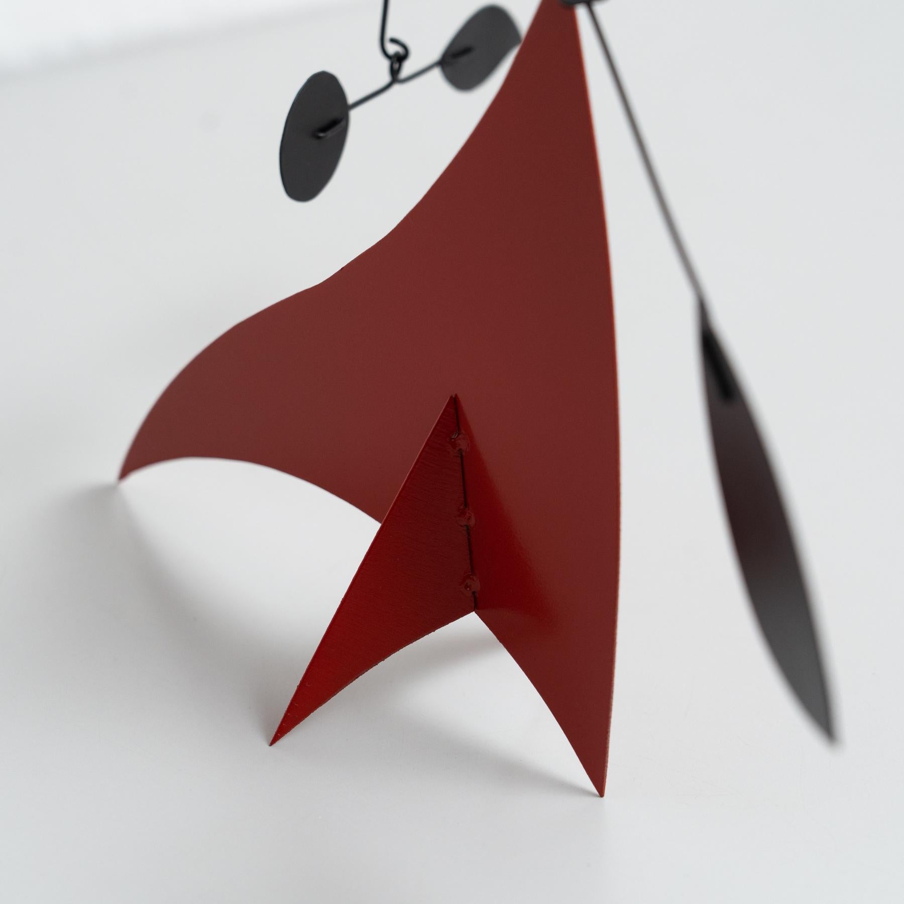 Movimiento Vibrante: Escultura Cinética - Hierro, Pintura, Movimiento en venta 6