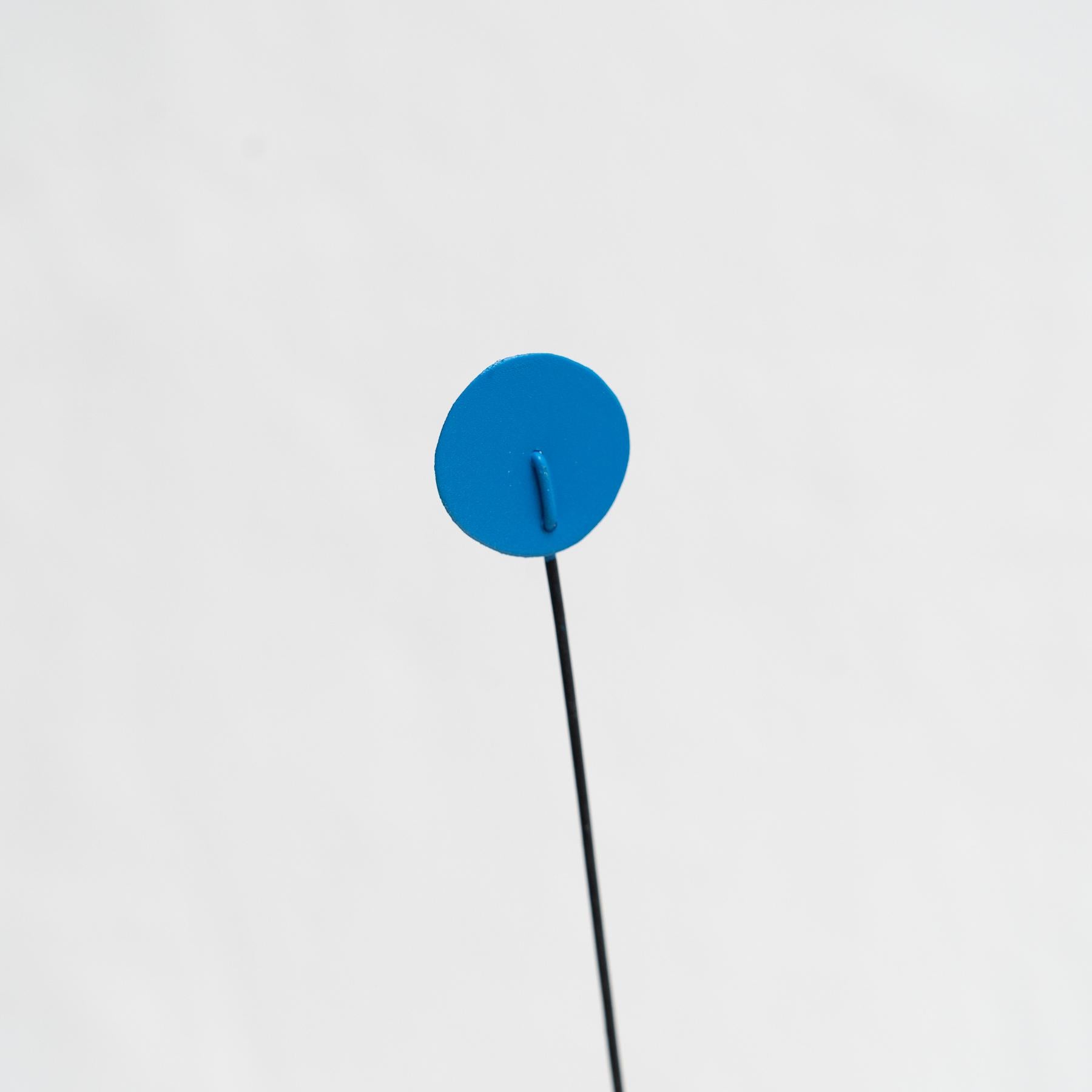 Mouvement vibrant : Sculpture cinétique - fer, peinture, mouvement en vente 6