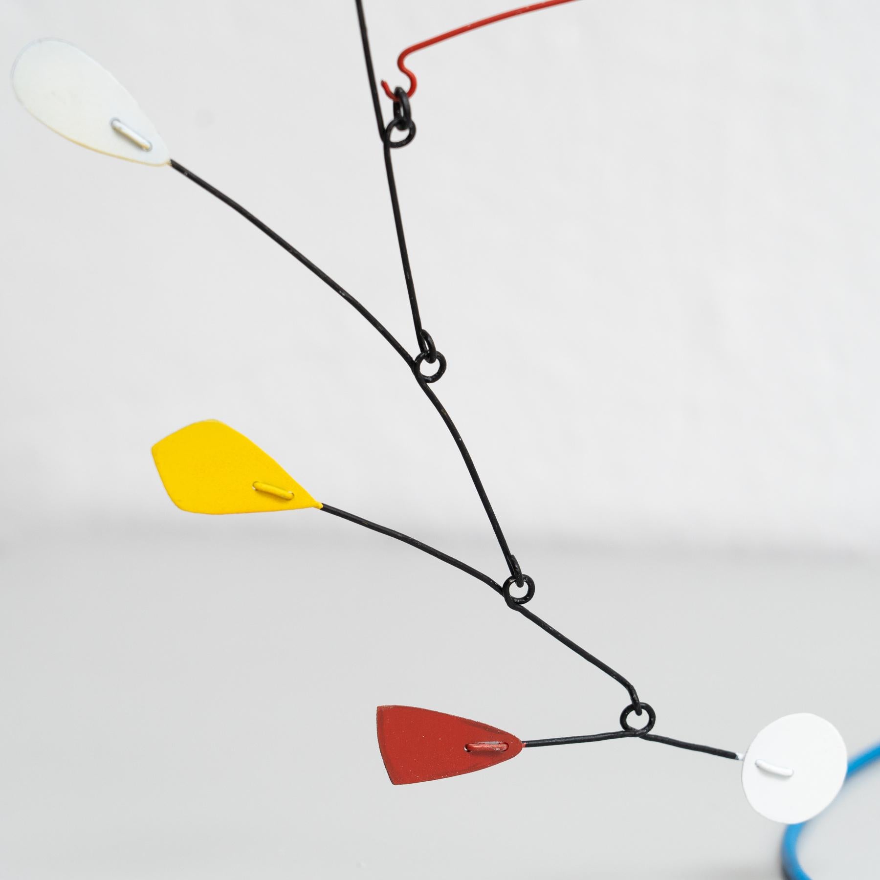 Mouvement vibrant : Sculpture cinétique - fer, peinture, mouvement en vente 7