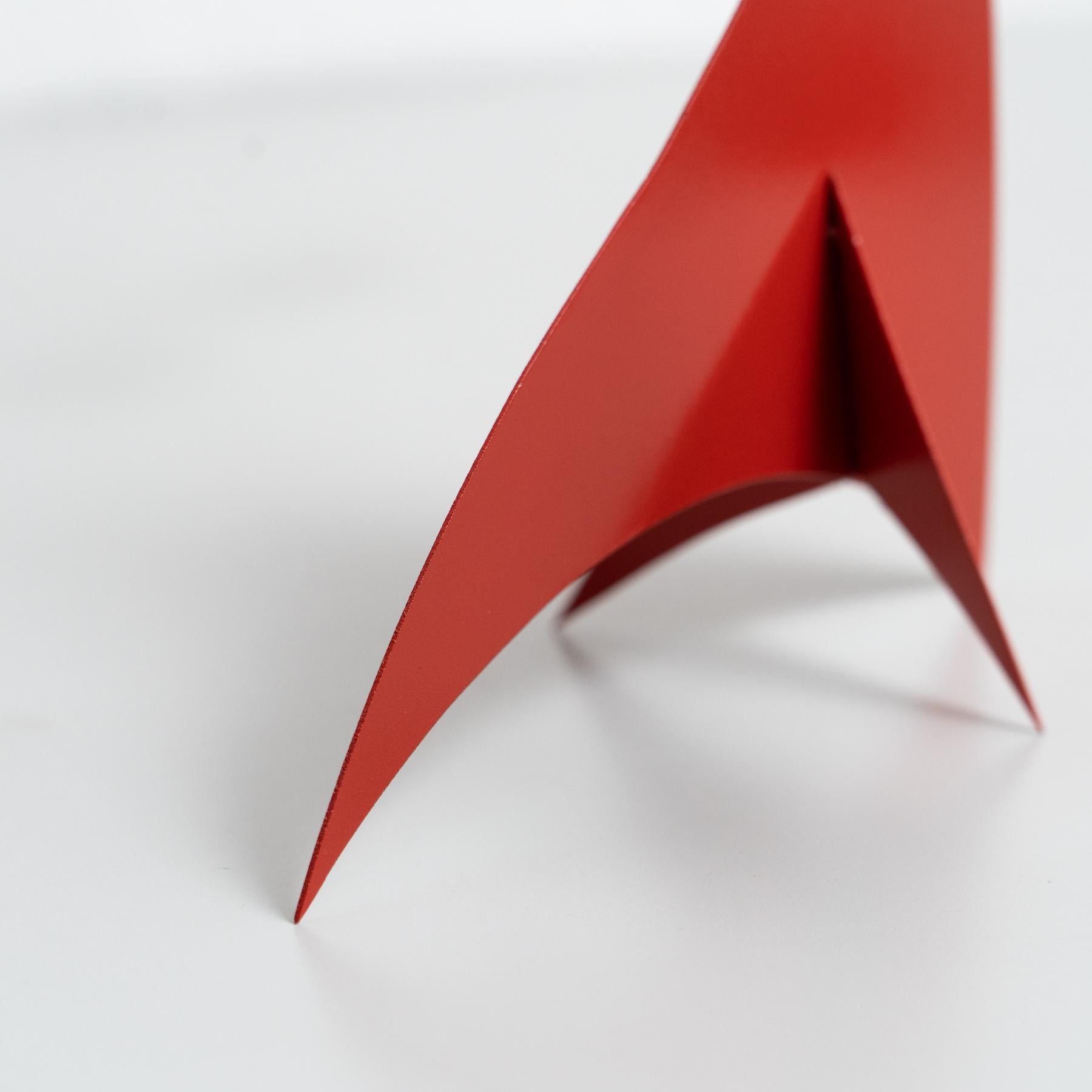 Movimiento Vibrante: Escultura Cinética - Hierro, Pintura, Movimiento

Fabricado en Francia por artista desconocido, hacia 1990.

En su estado original, con pequeños desgastes propios de la edad y el uso, conserva una hermosa pátina.

Materiales: