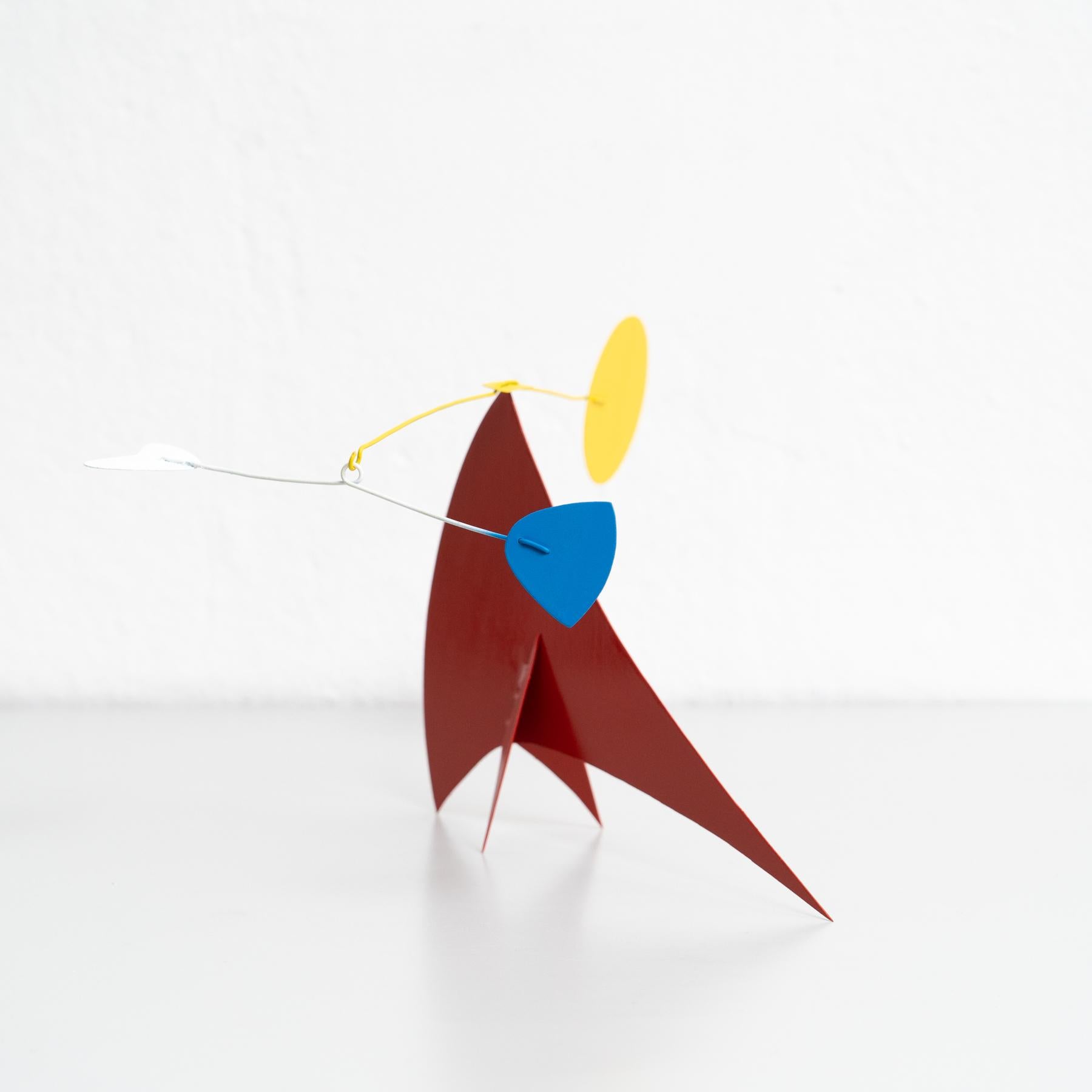 Leuchtende Bewegung: Kinetische Skulptur – Eisen, Farbe, Bewegung

Hergestellt in Frankreich von einem unbekannten Künstler, ca. 1990.

In ursprünglichem Zustand mit geringen Gebrauchsspuren, die dem Alter und dem Gebrauch entsprechen, wobei eine