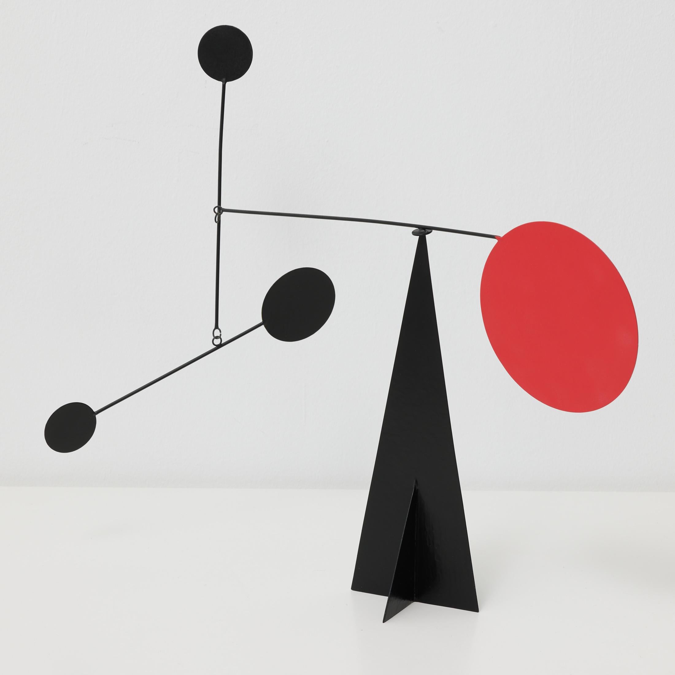 Vibrant Motion: Kinetic Sculpture - Iron, Paint, Movement Moderno de mediados de siglo en venta
